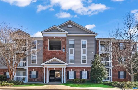 Condo For Sale - 140 Yellowstone Dr Dr #303<br/> CHARLOTTESVILLE, VA 22903