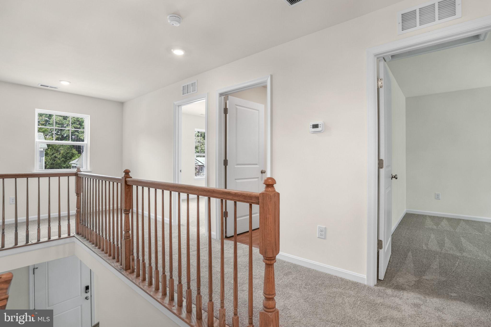 CAPTAIN'S COVE - Residential