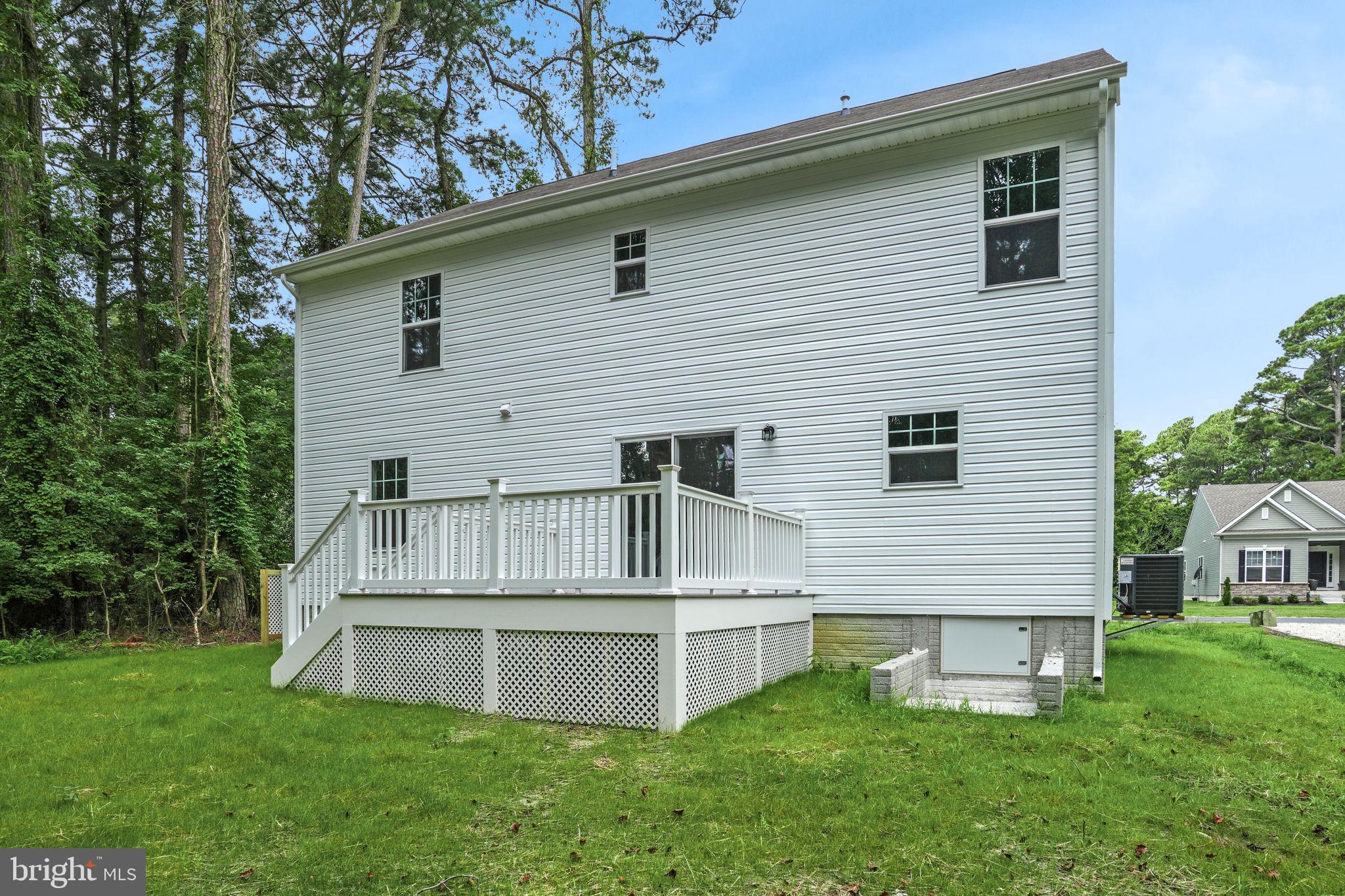 CAPTAIN'S COVE - Residential