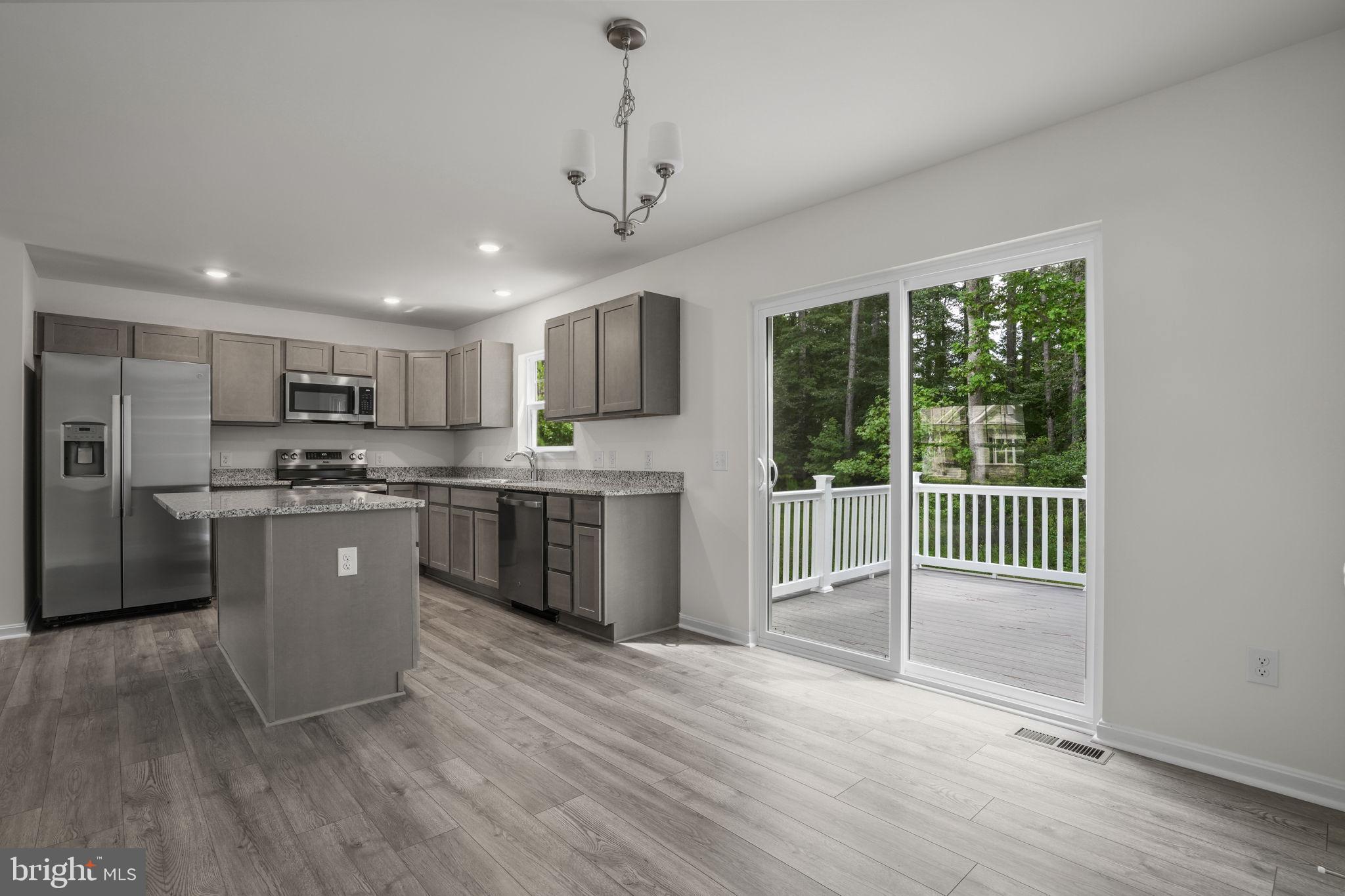 CAPTAIN'S COVE - Residential