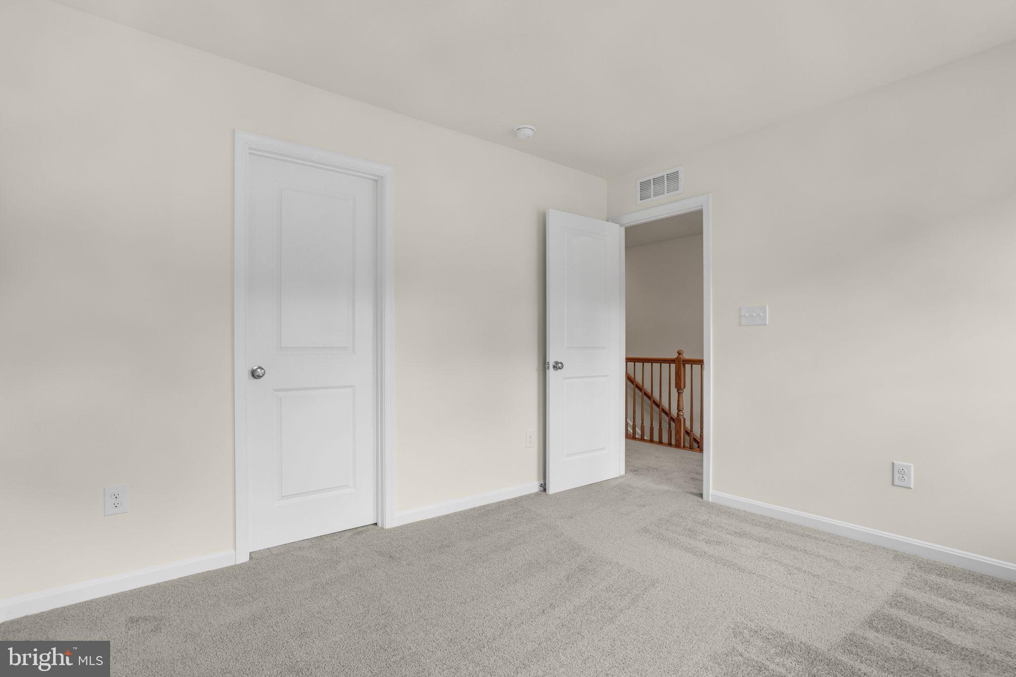 CAPTAIN'S COVE - Residential