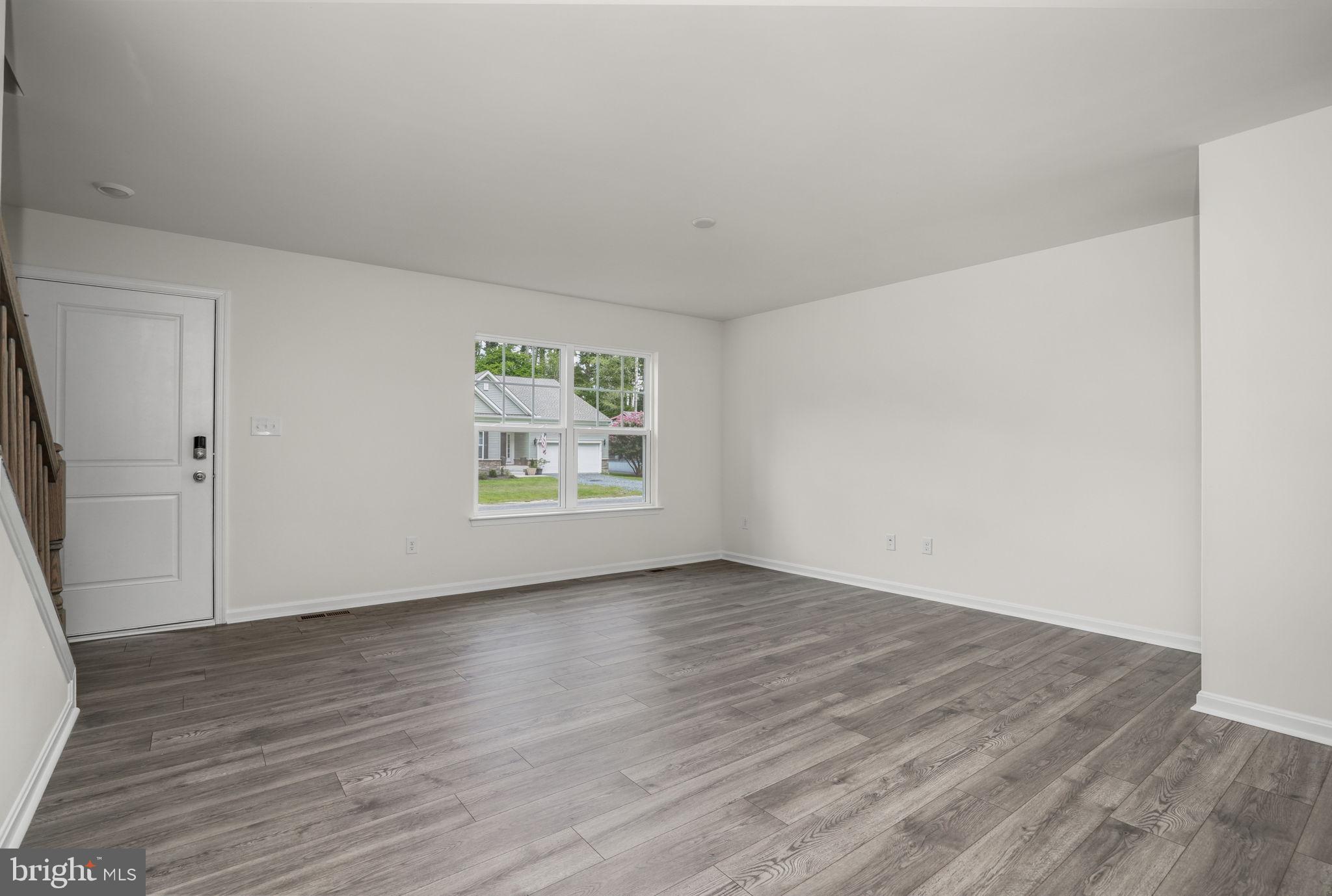 CAPTAIN'S COVE - Residential