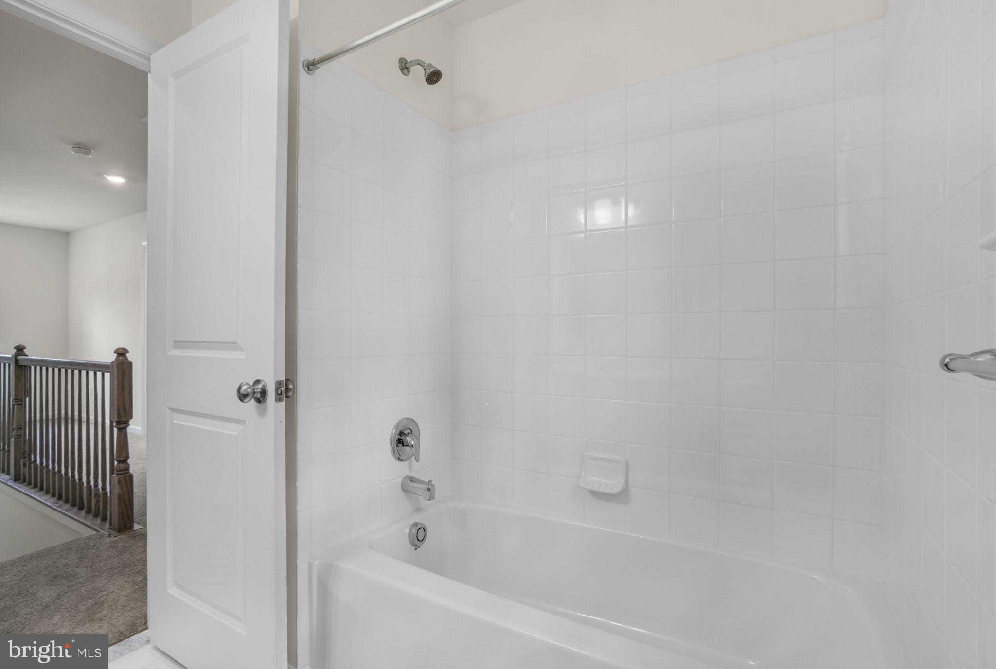 CAPTAIN'S COVE - Residential