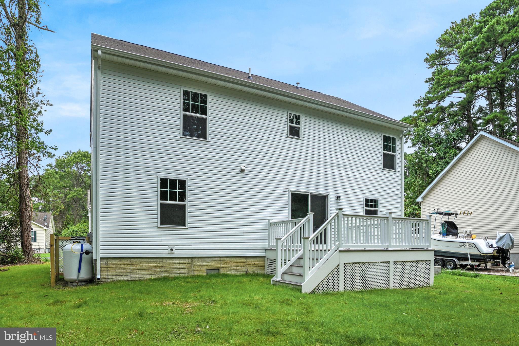 CAPTAIN'S COVE - Residential