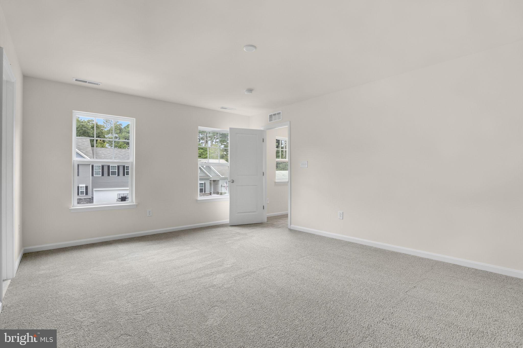 CAPTAIN'S COVE - Residential