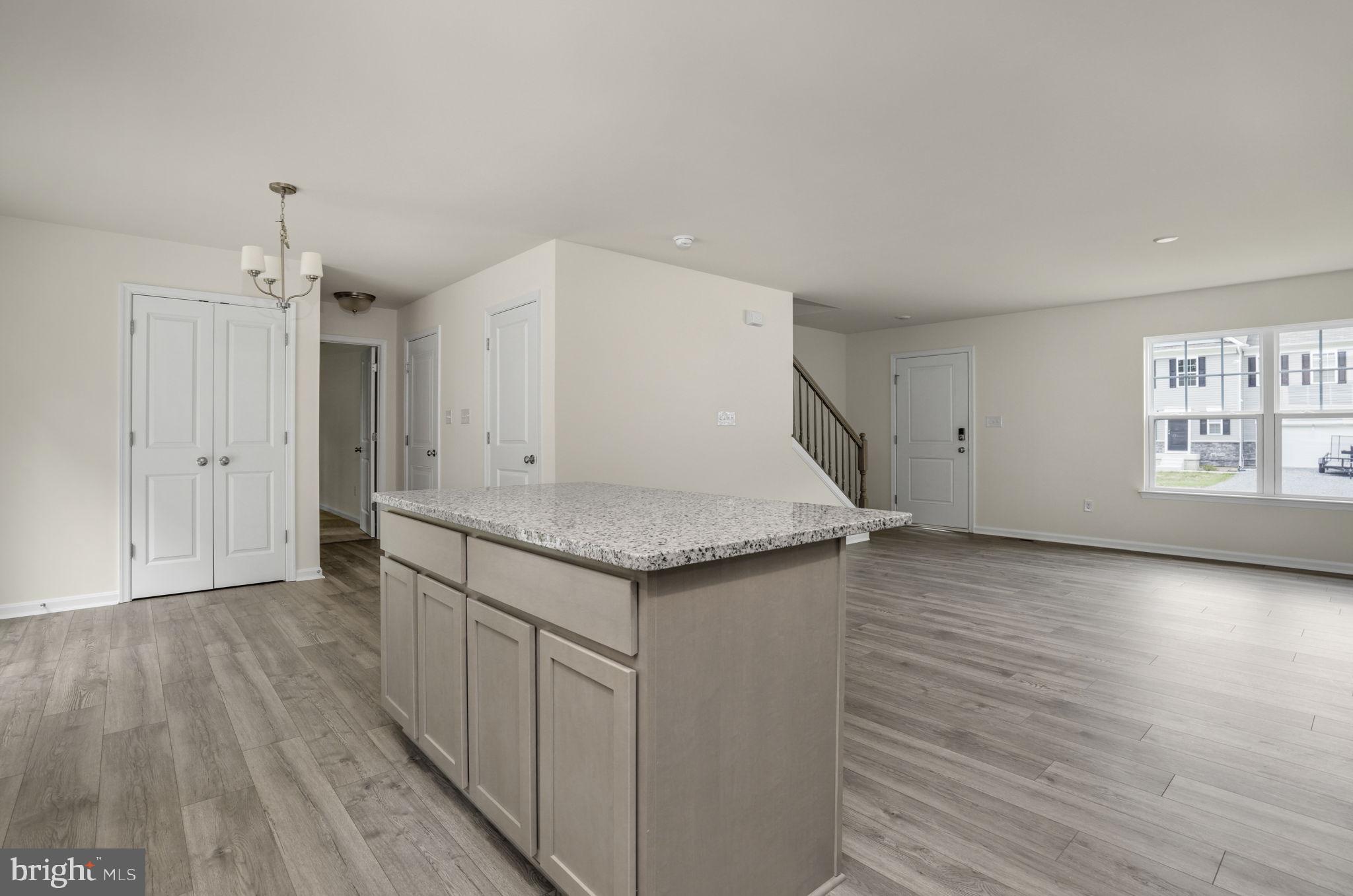 CAPTAIN'S COVE - Residential