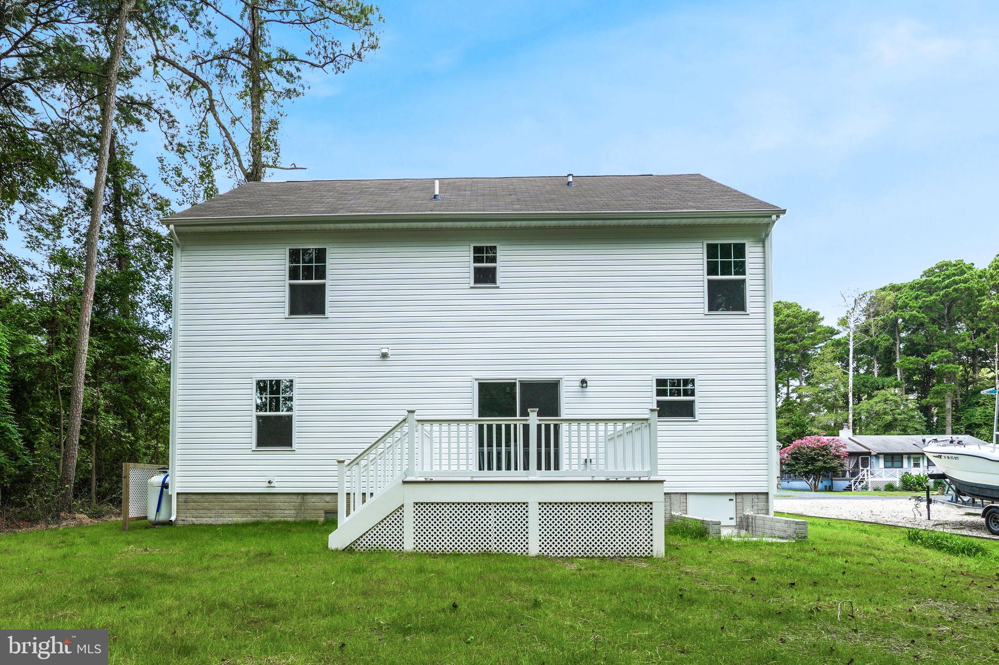 CAPTAIN'S COVE - Residential