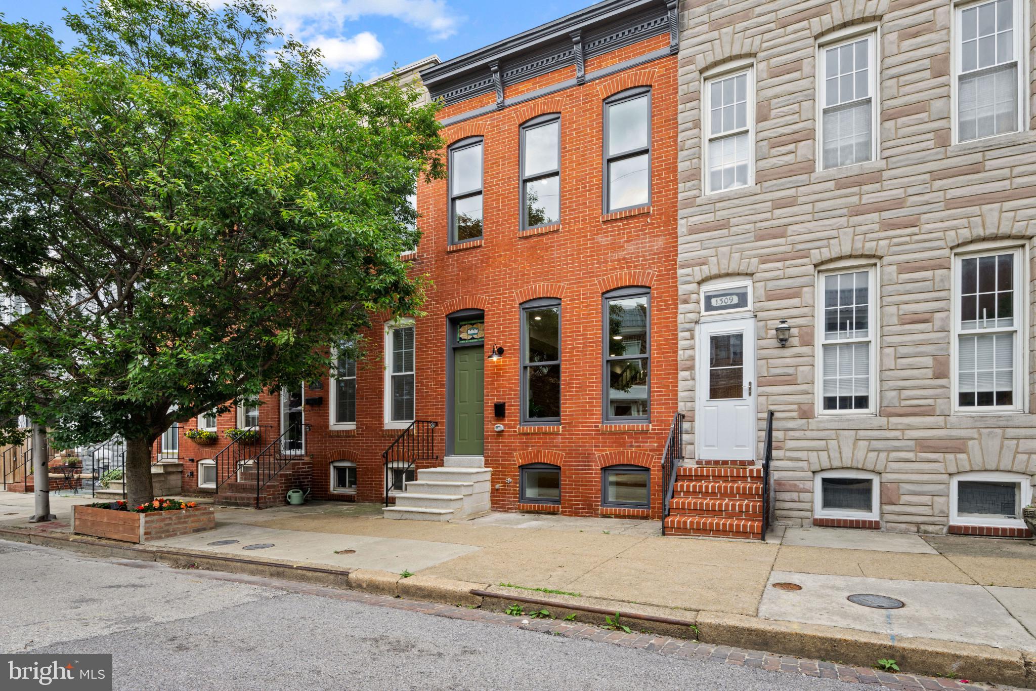 LOCUST POINT - Residential