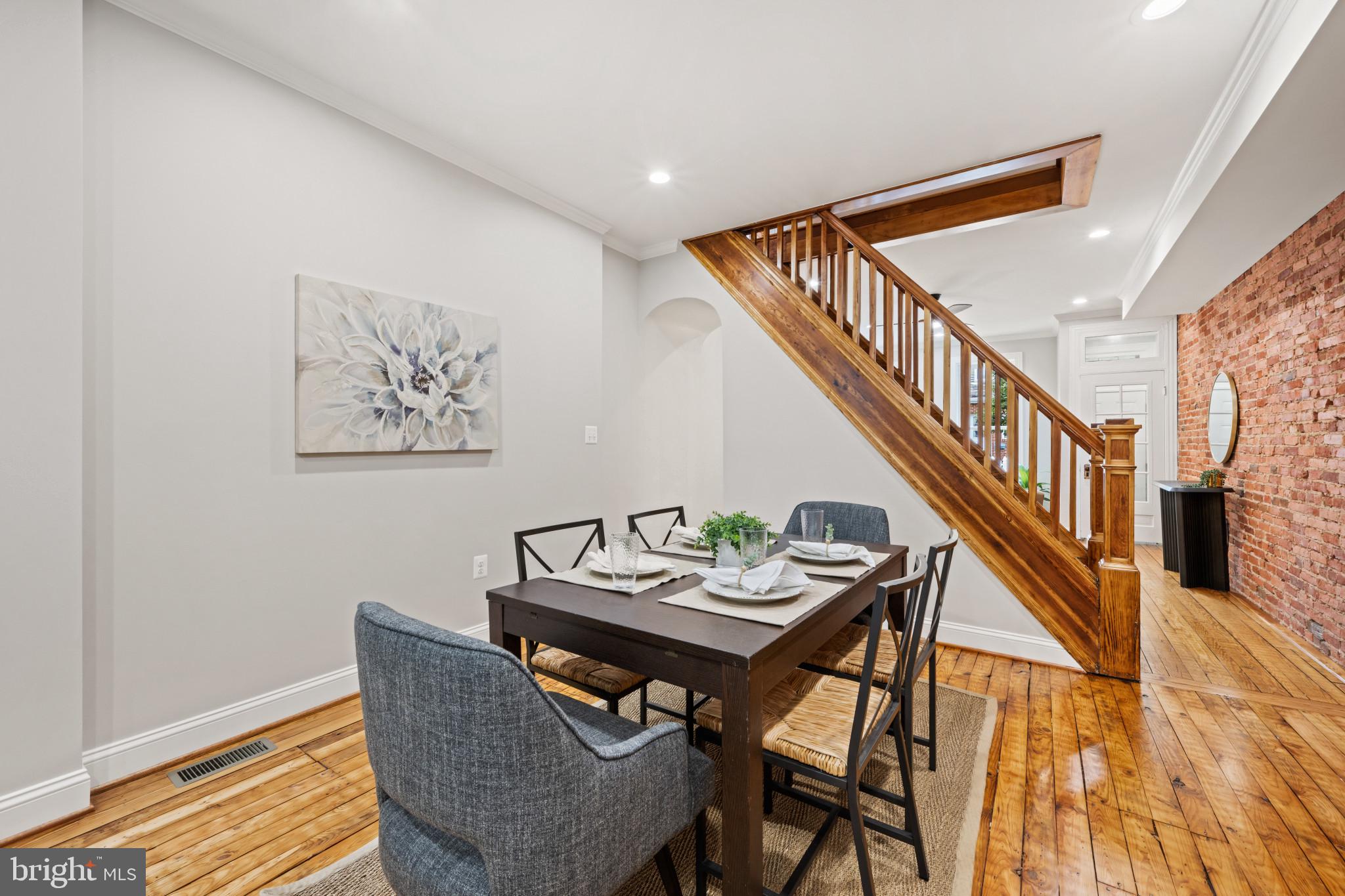 LOCUST POINT - Residential