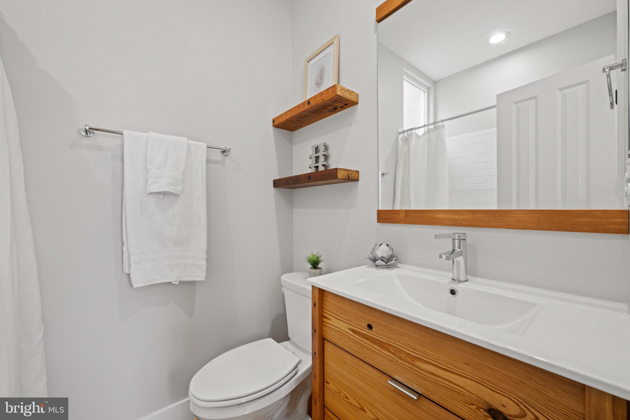 LOCUST POINT - Residential