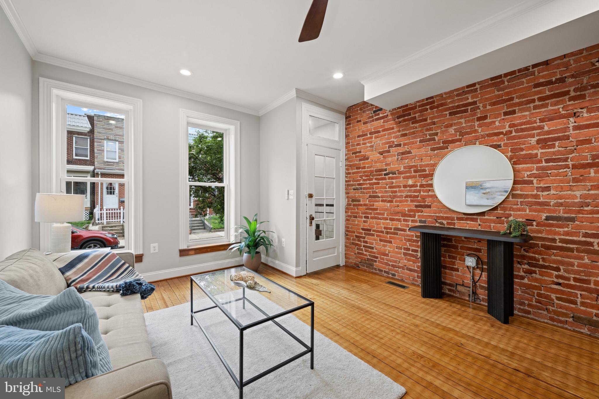 LOCUST POINT - Residential