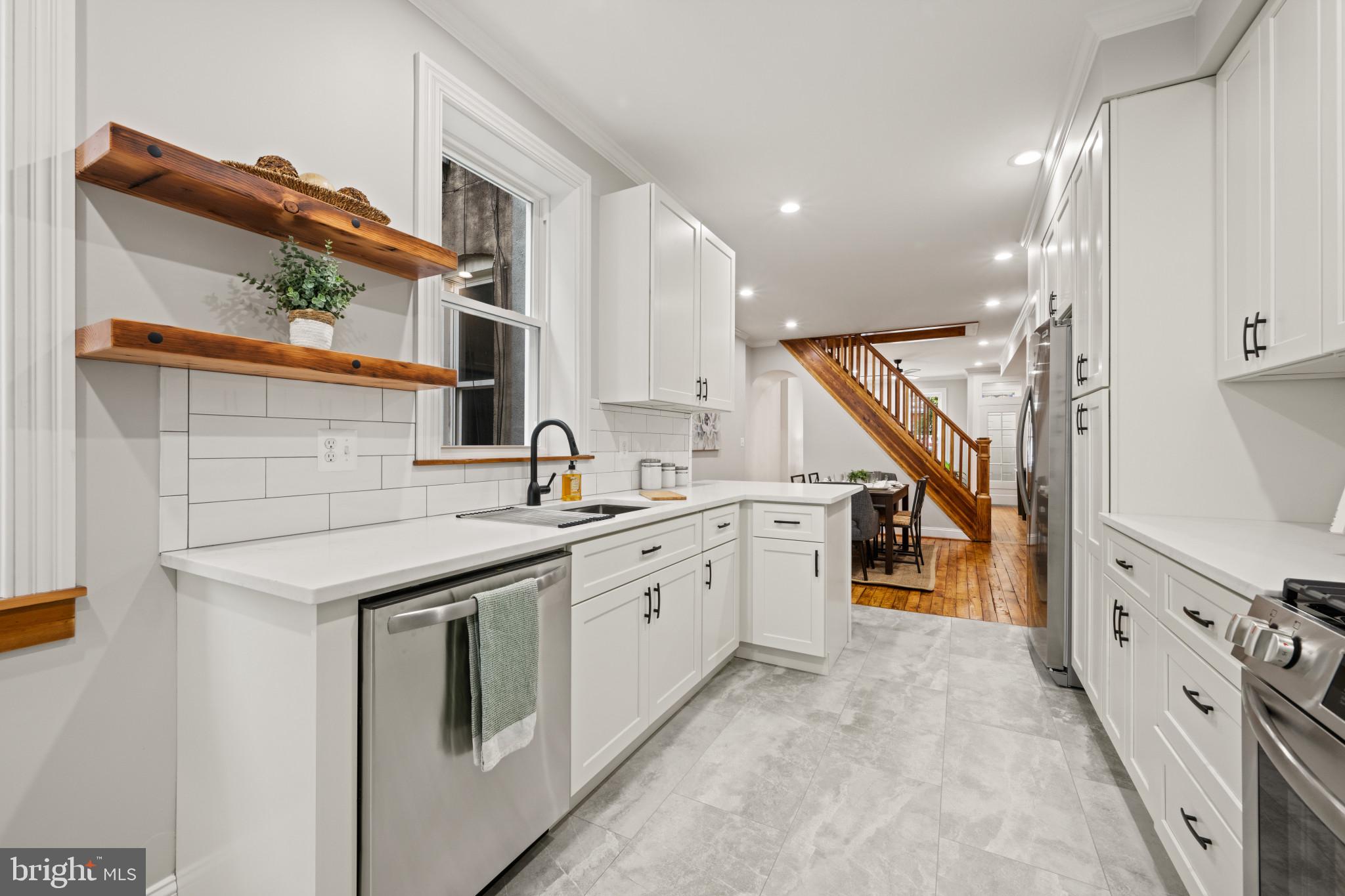 LOCUST POINT - Residential