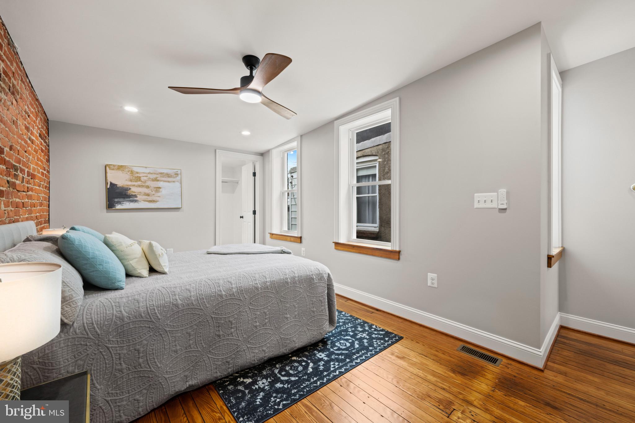 LOCUST POINT - Residential