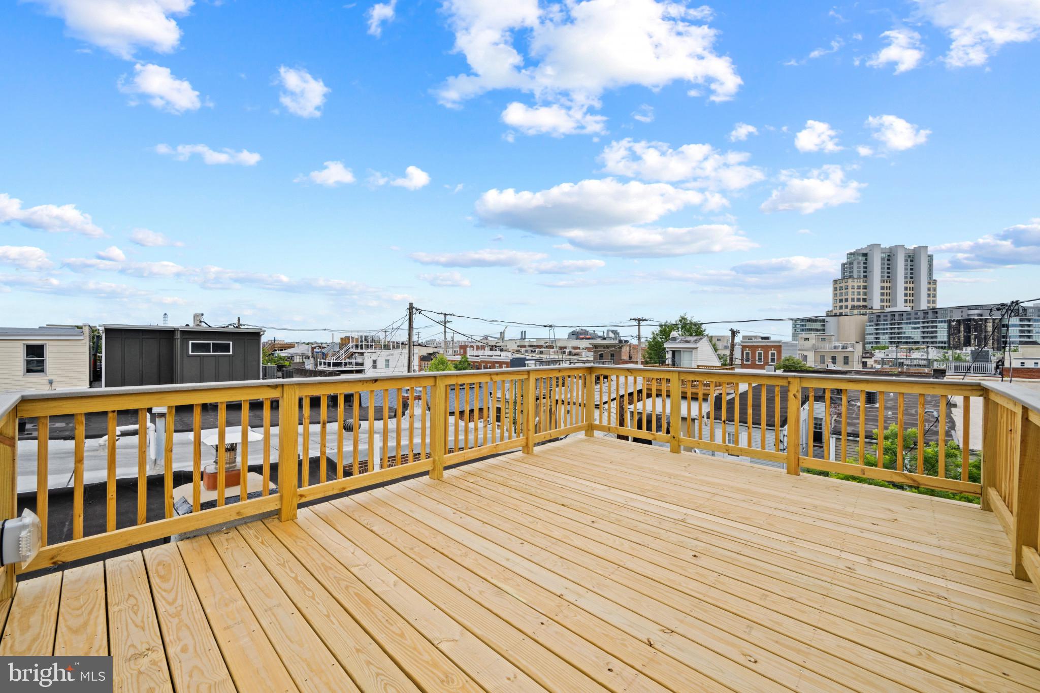 LOCUST POINT - Residential