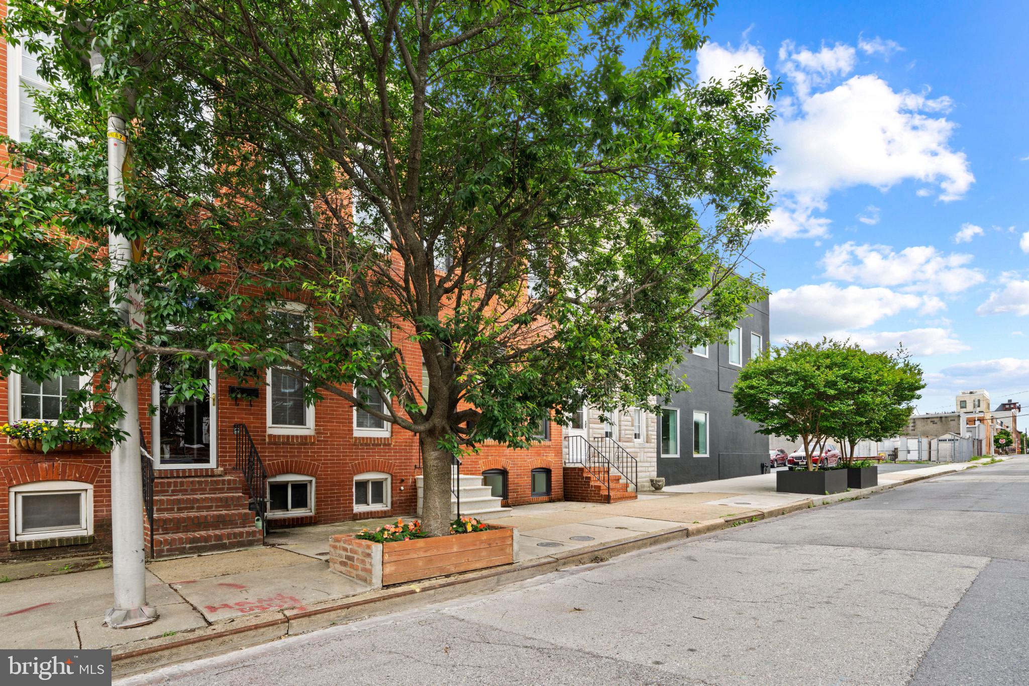 LOCUST POINT - Residential