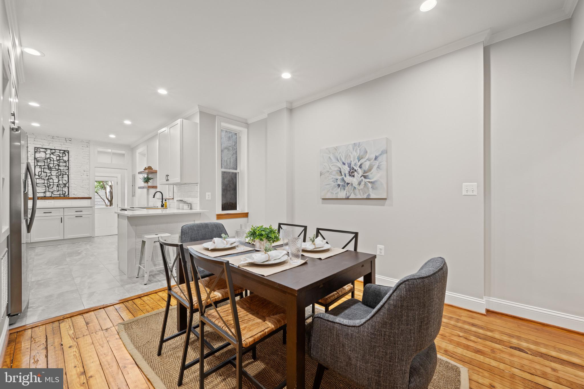 LOCUST POINT - Residential