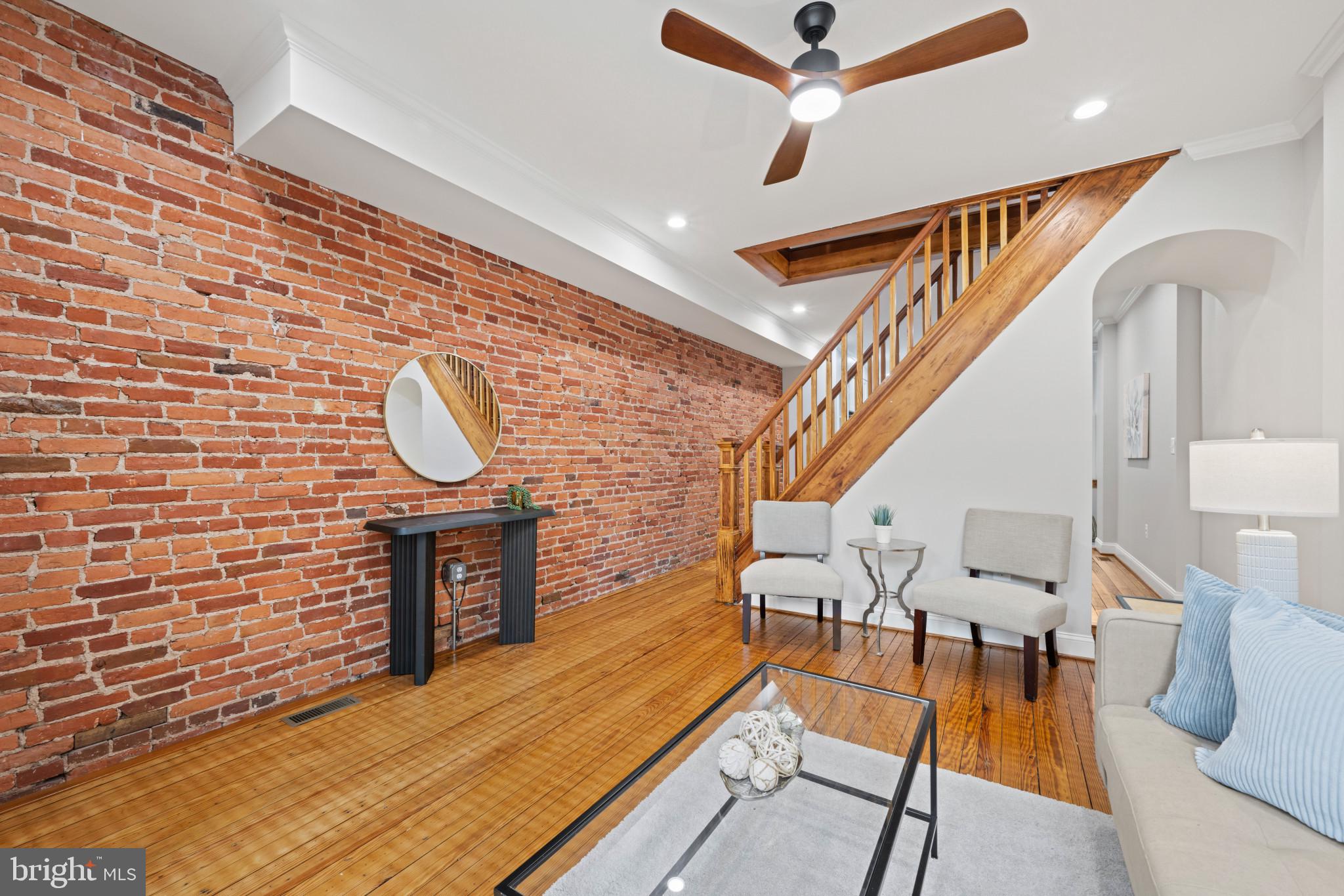 LOCUST POINT - Residential