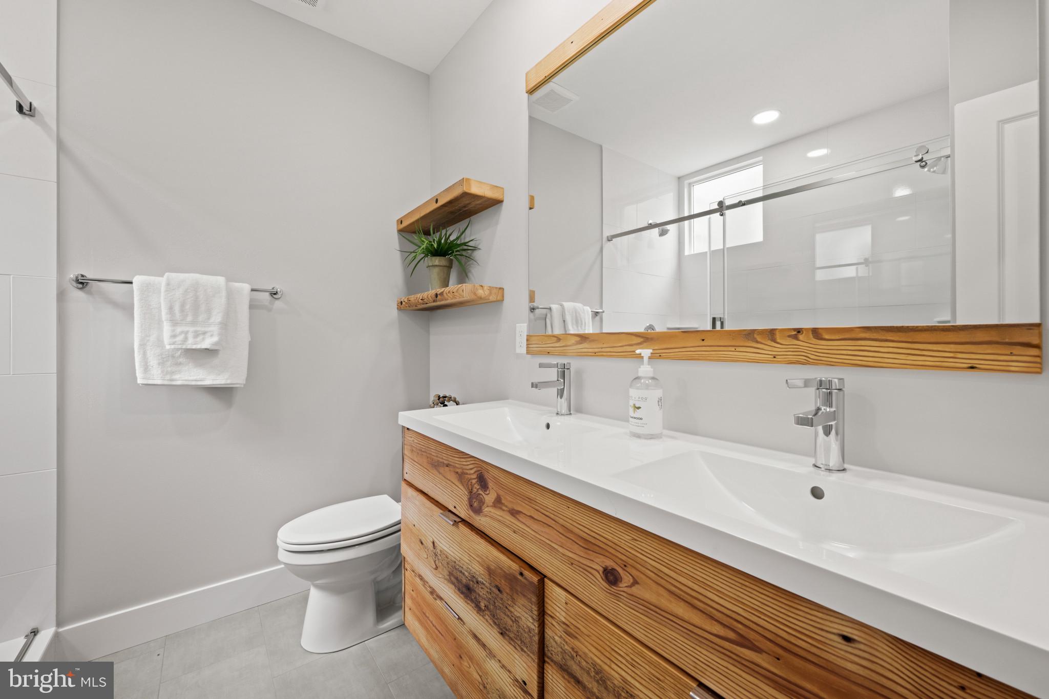LOCUST POINT - Residential