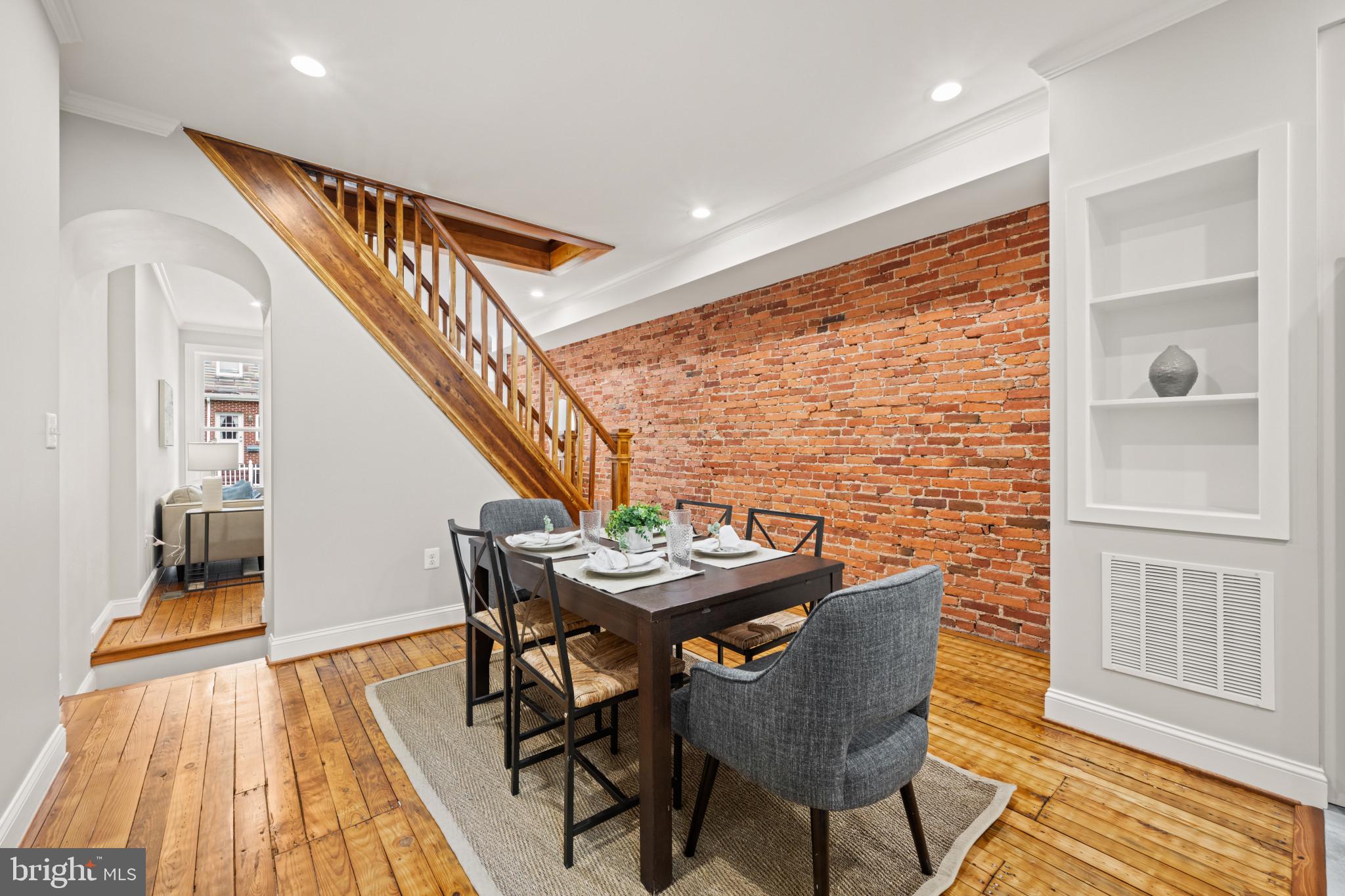 LOCUST POINT - Residential