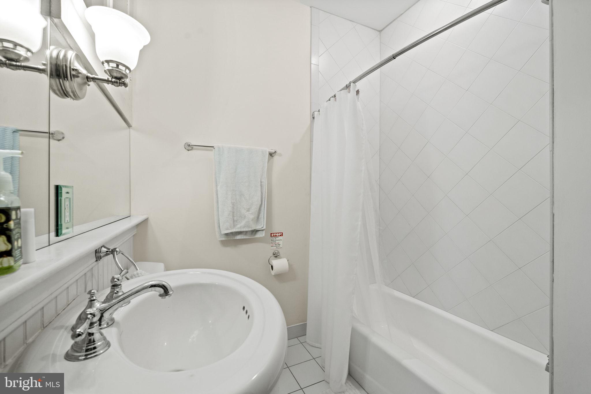 HISTORIC  DOWNTOWN FREDERICKSBURG - Residential