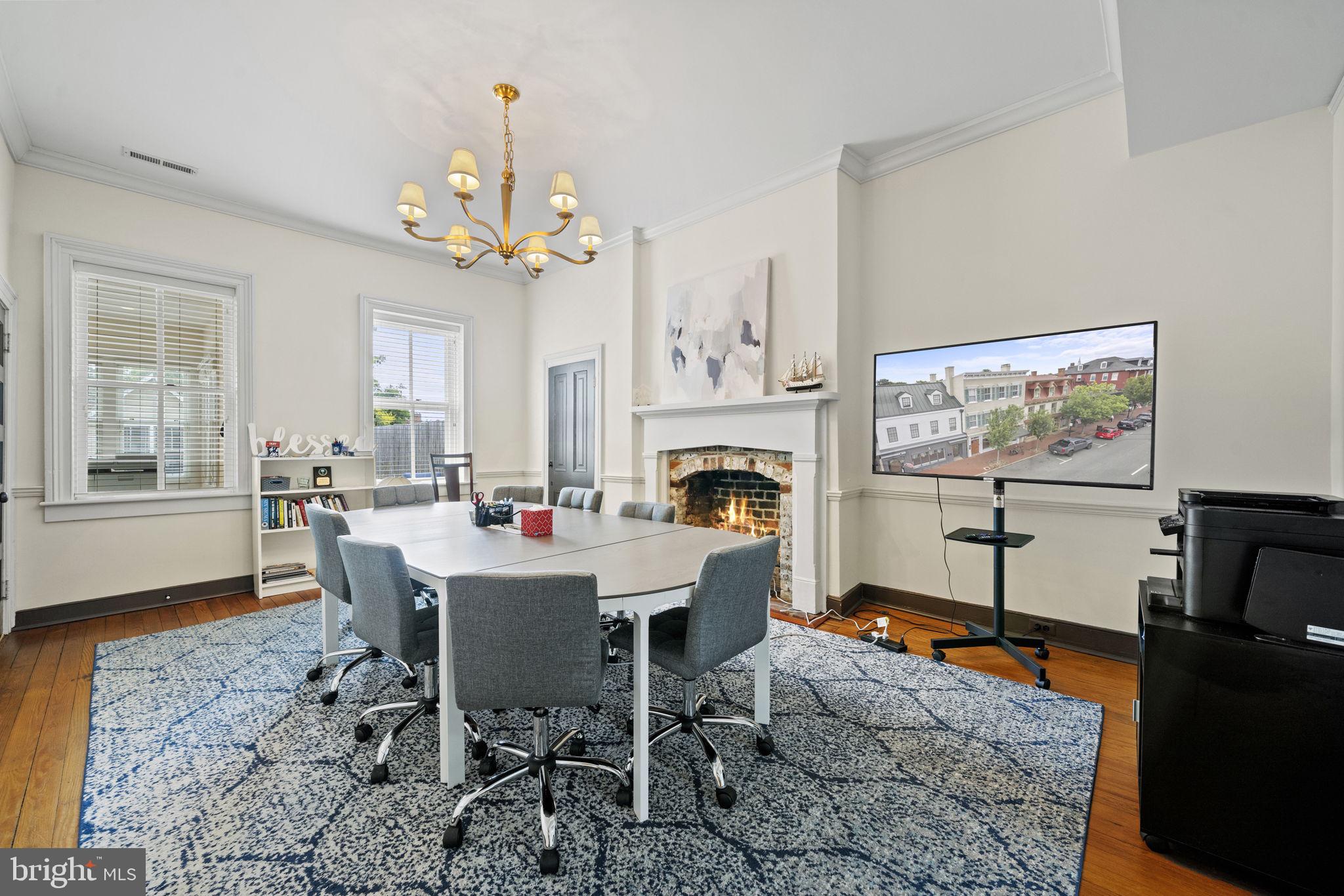 HISTORIC  DOWNTOWN FREDERICKSBURG - Residential