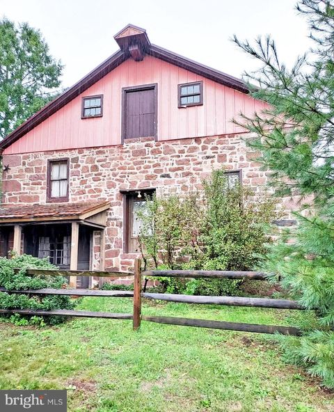 Photo of 1700 N TEXTER MOUNTAIN RD, REINHOLDS, PA 17569 (MLS # PALA2032476)