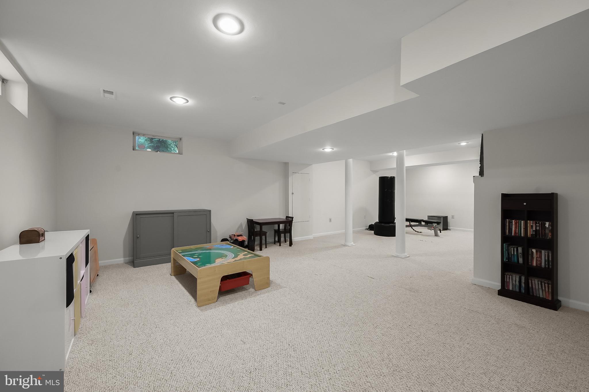 VILLAGE OF RIVER HILL - Residential