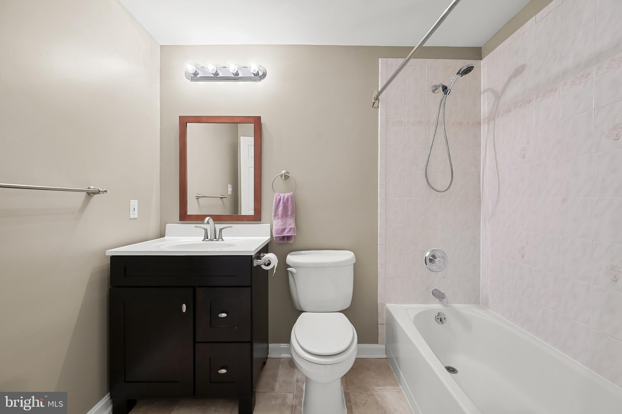 VILLAGE OF RIVER HILL - Residential