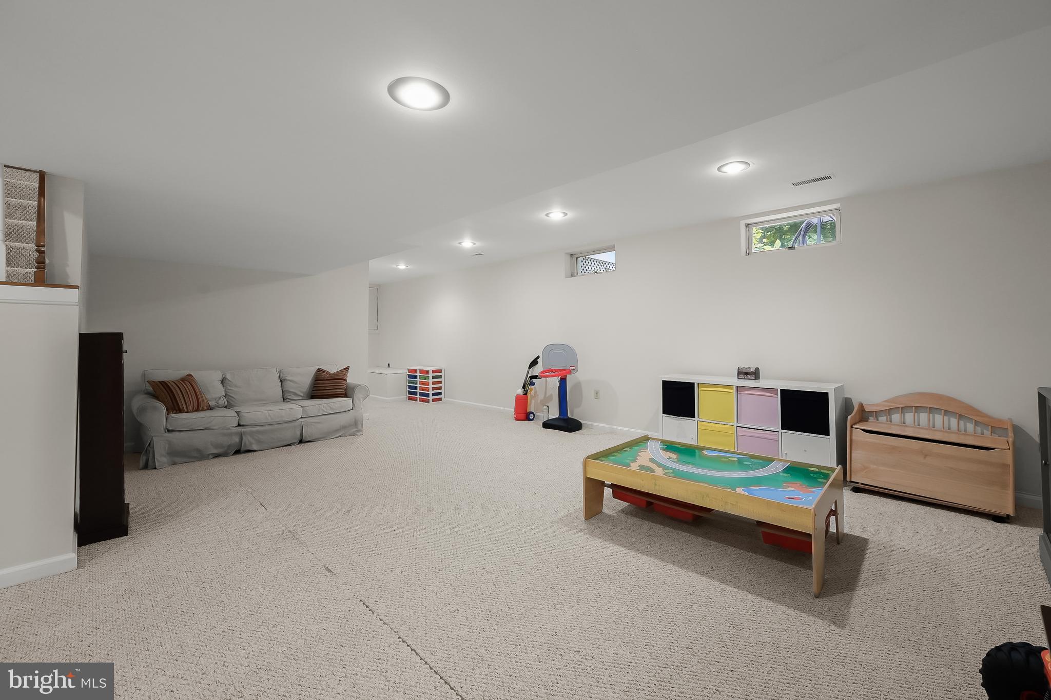 VILLAGE OF RIVER HILL - Residential