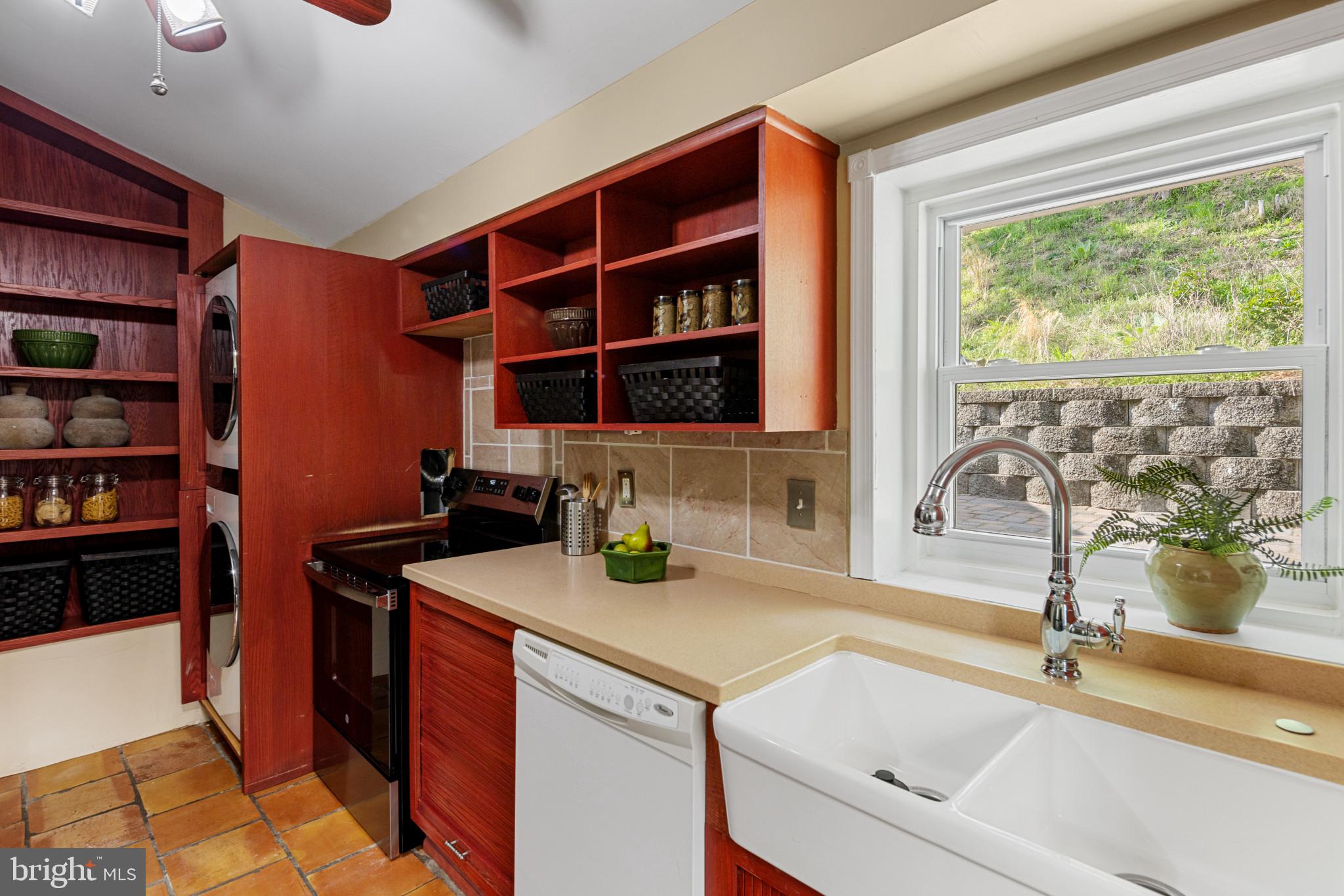 NINE MILE HILL - Residential