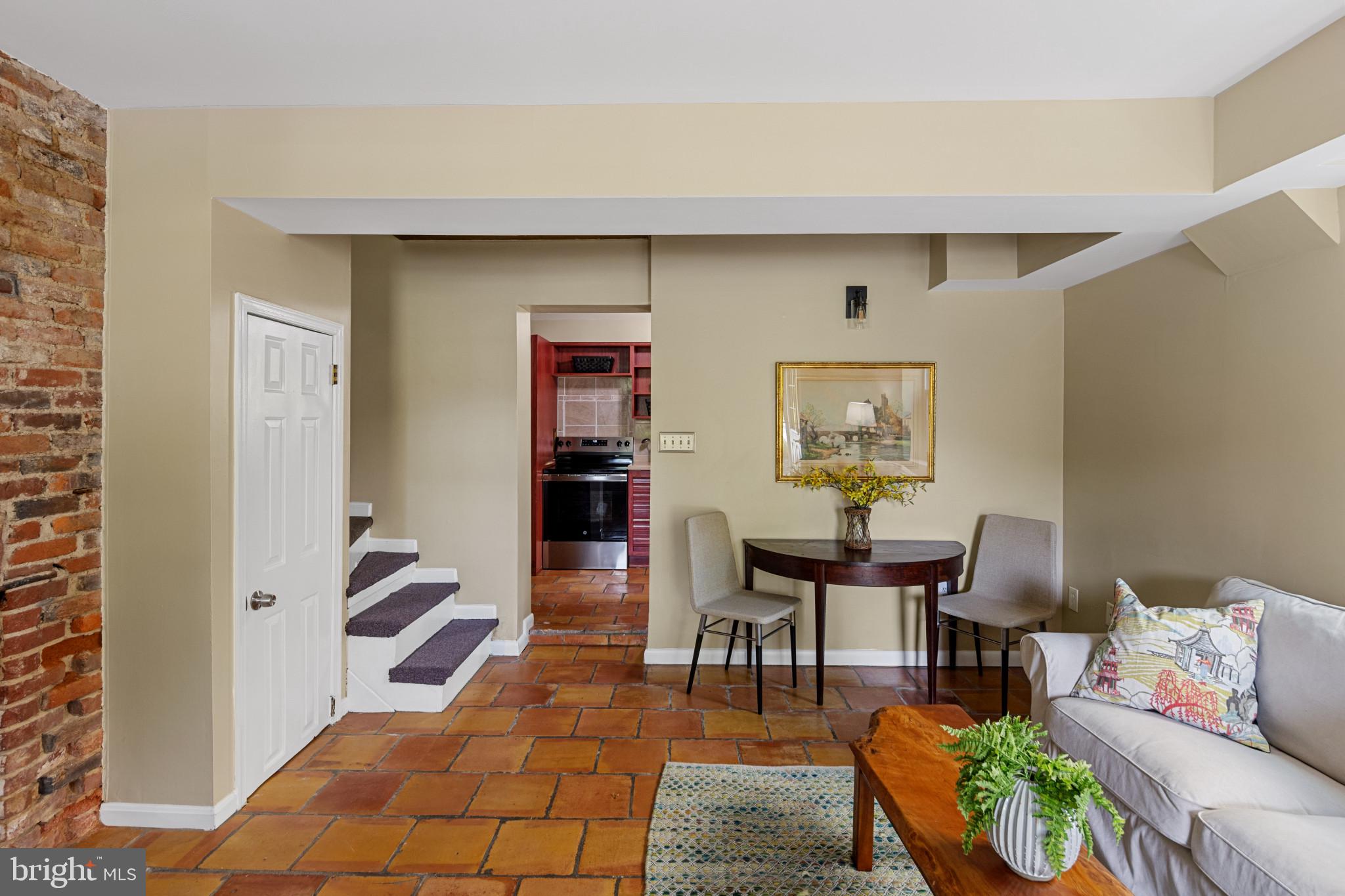 2814 9 MILE CIRCLE 6