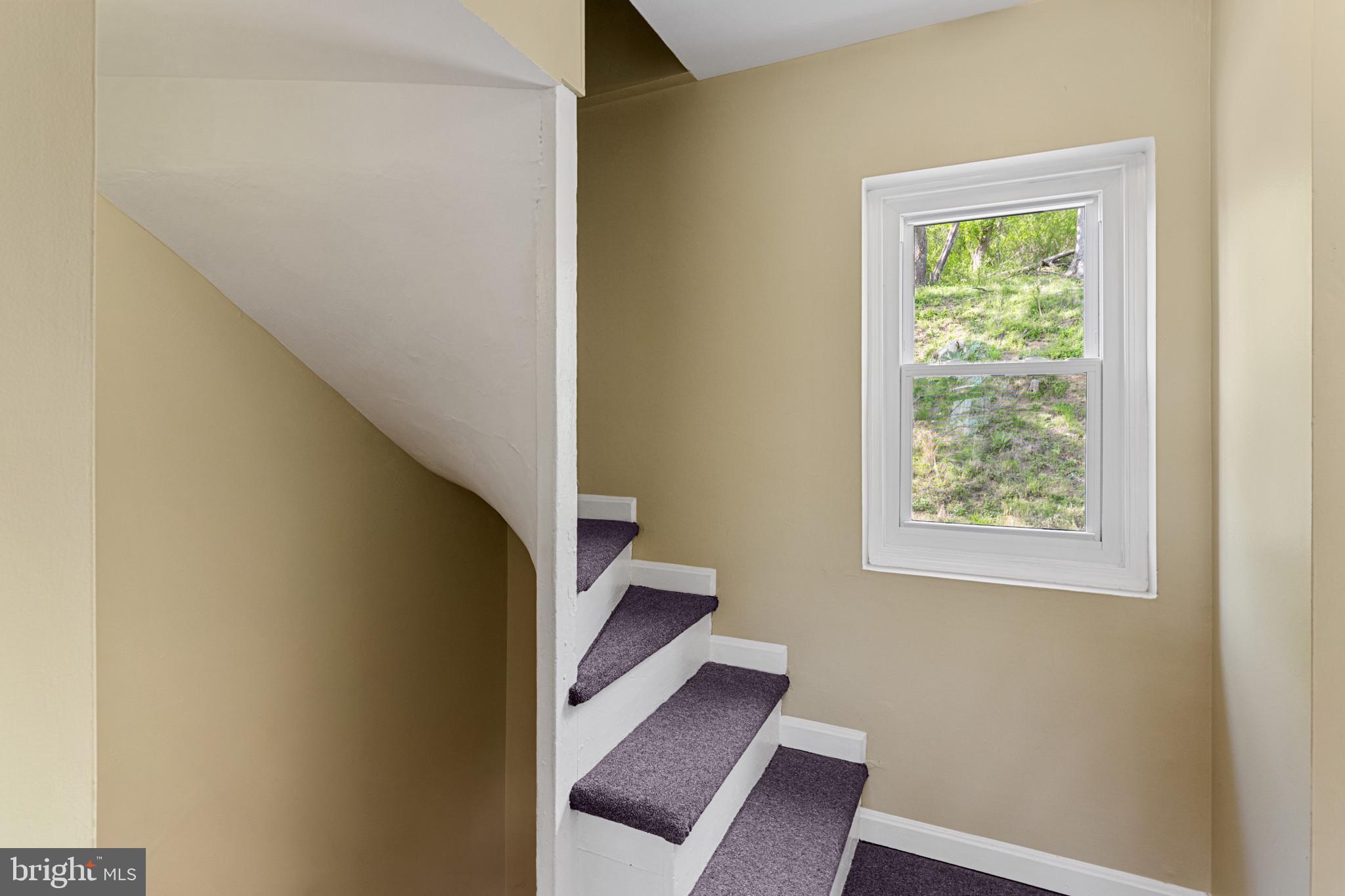 NINE MILE HILL - Residential