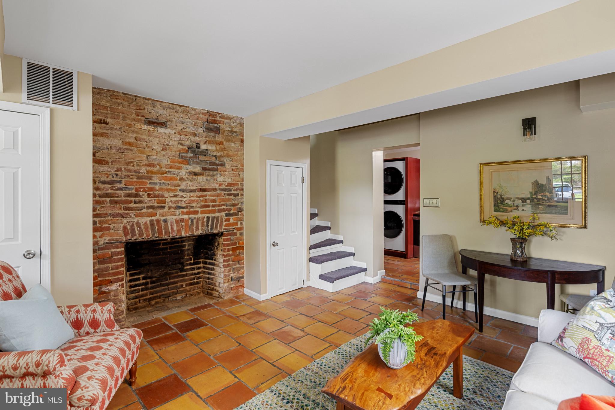 2814 9 MILE CIRCLE 6