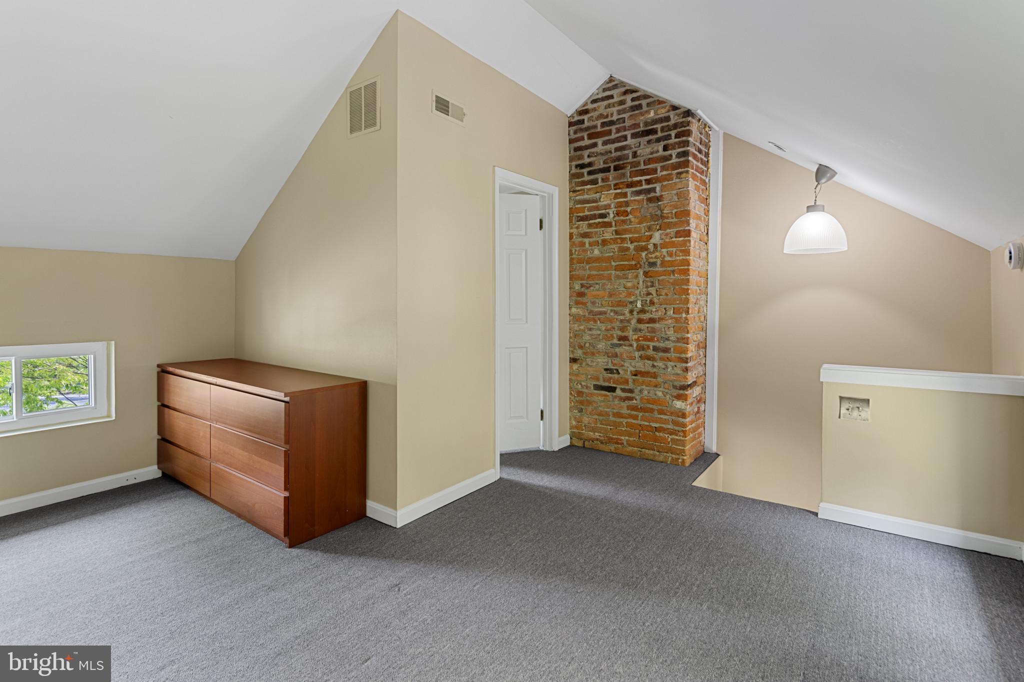 NINE MILE HILL - Residential