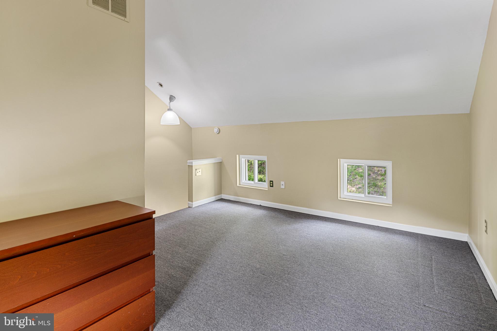 NINE MILE HILL - Residential