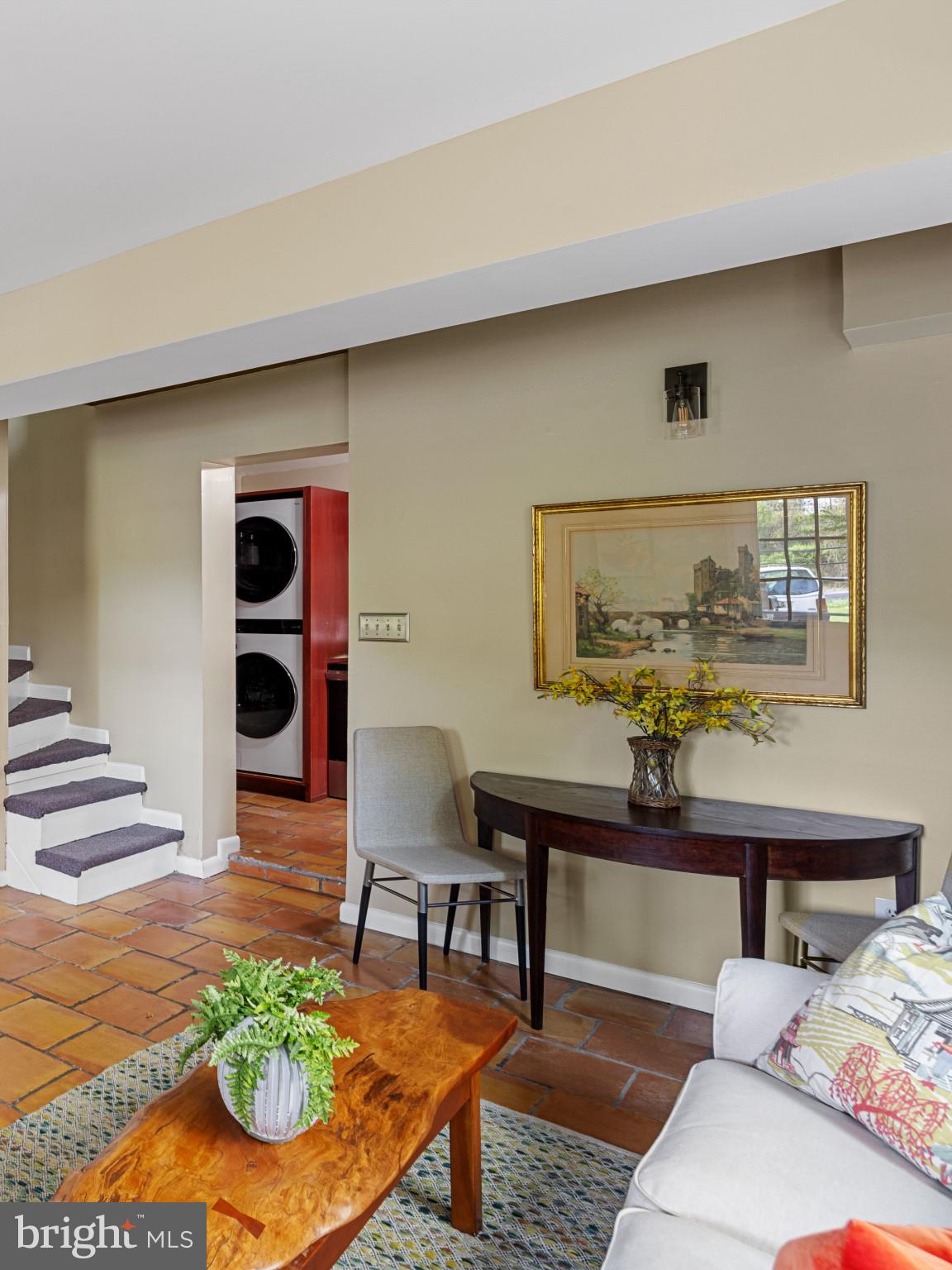 NINE MILE HILL - Residential