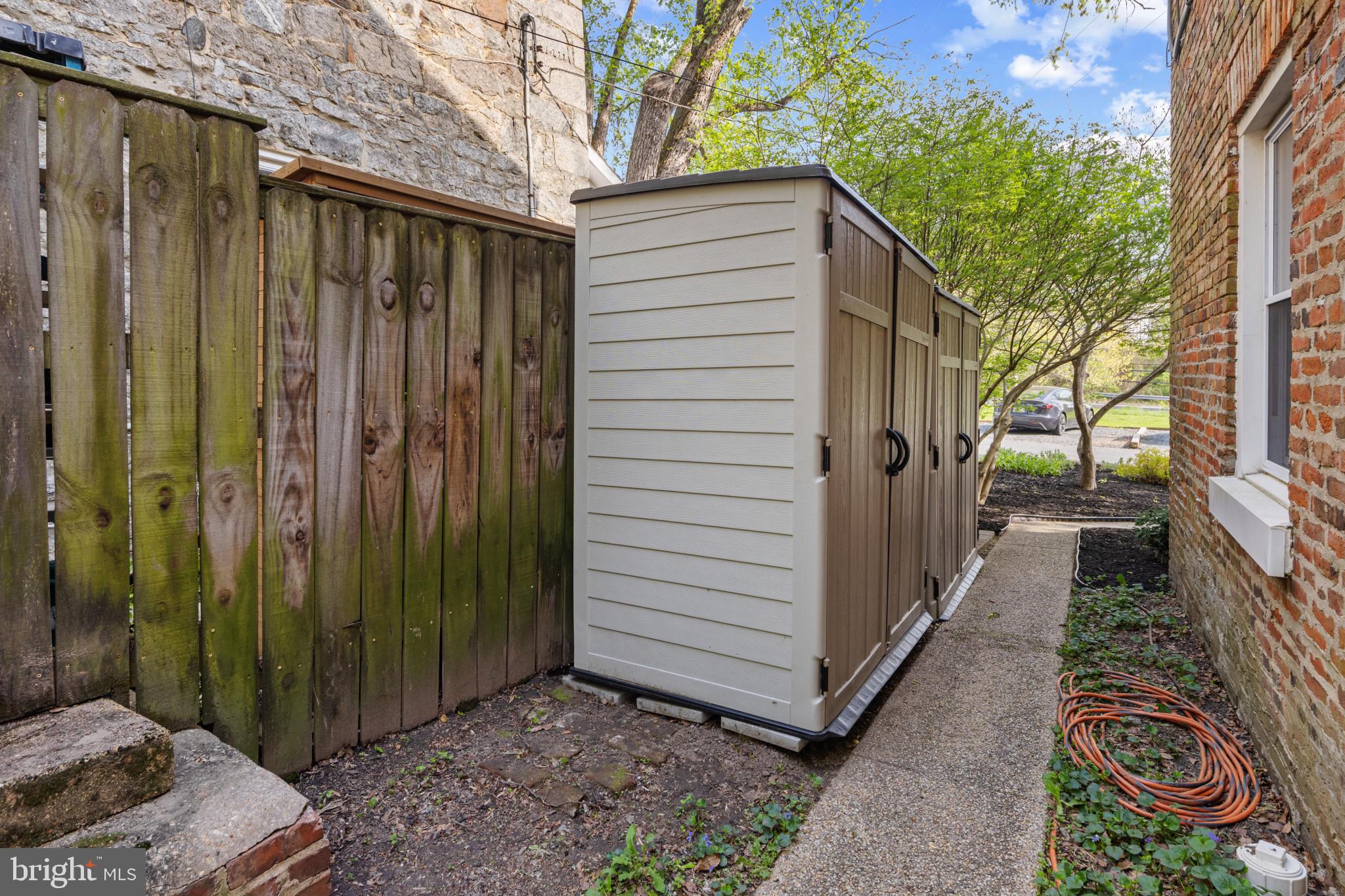 NINE MILE HILL - Residential