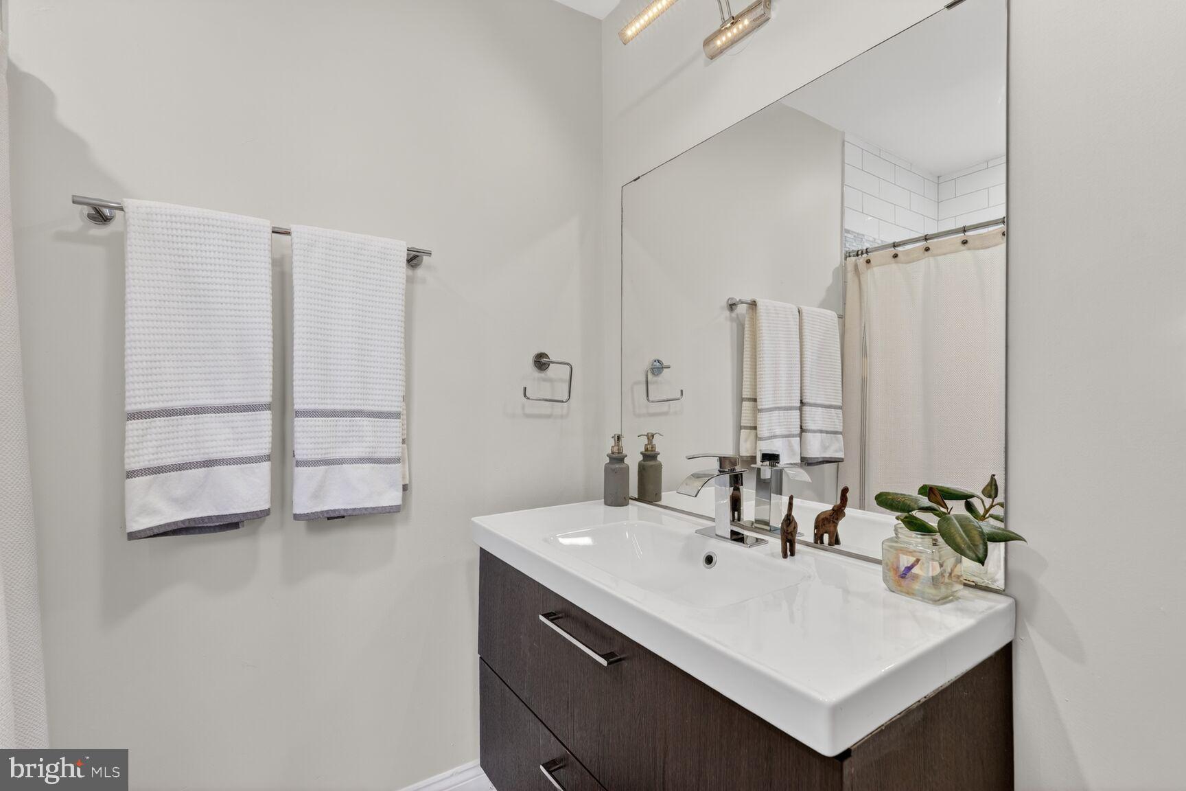 BRENTWOOD - Residential