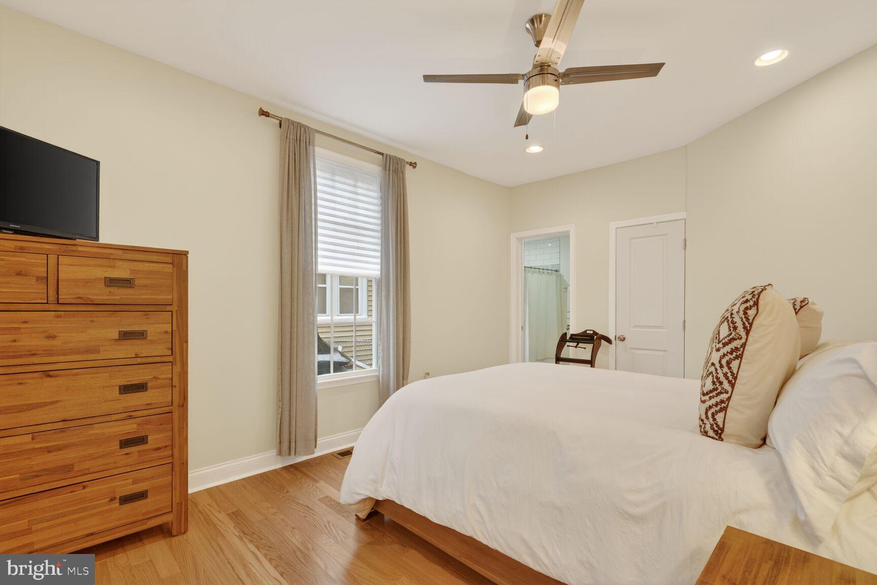 BRENTWOOD - Residential