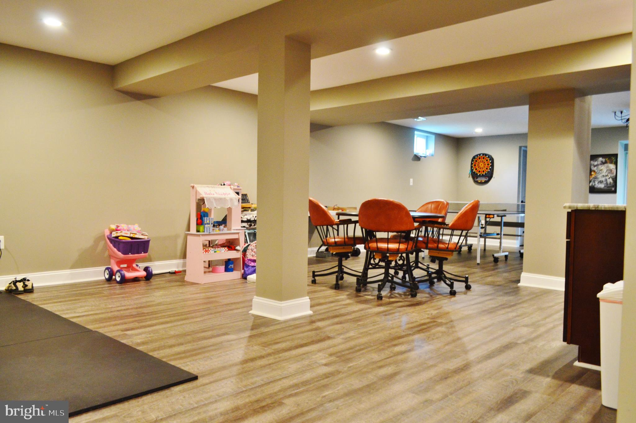 MEADOW BROOK - Residential