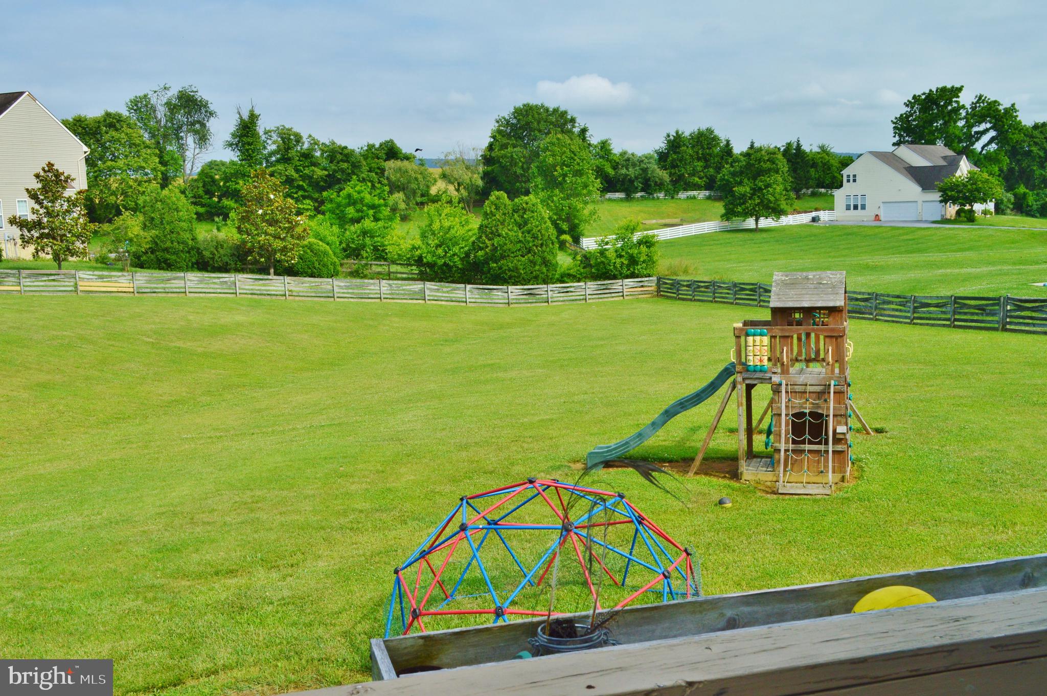 MEADOW BROOK - Residential