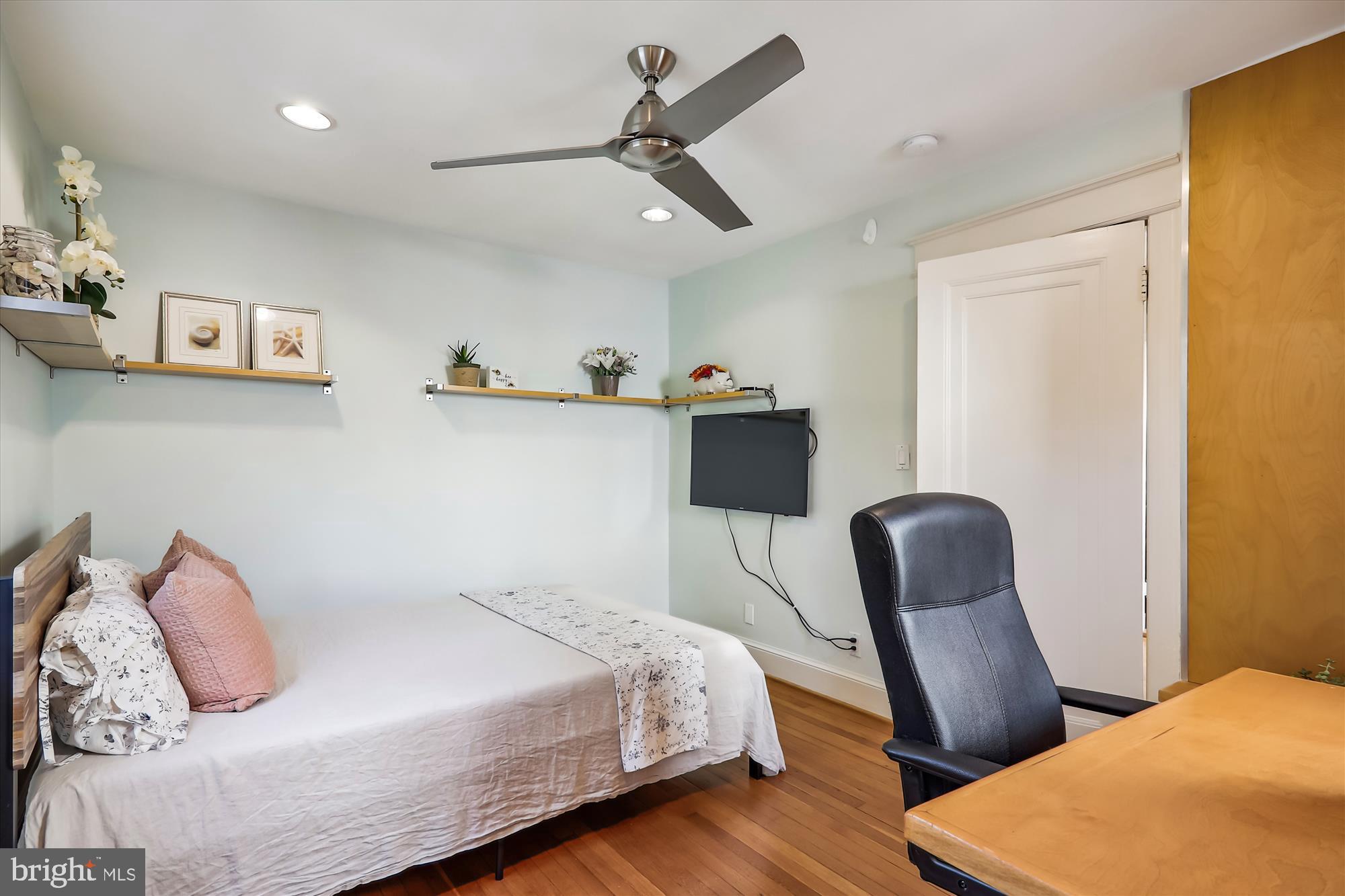 CHEVY CHASE - Residential