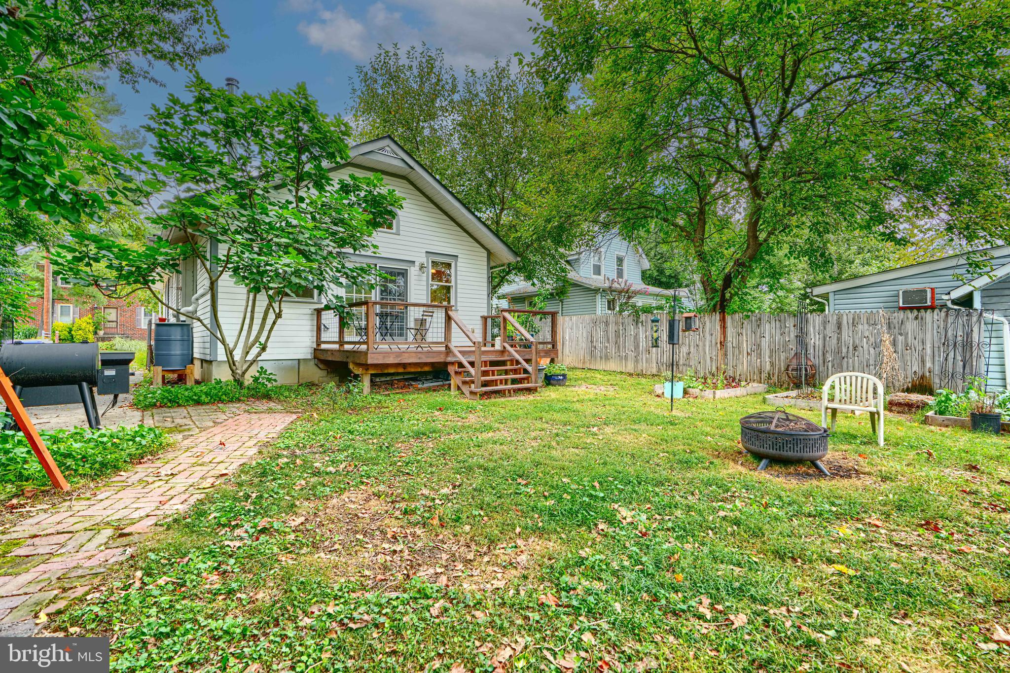 LAUREL - Residential