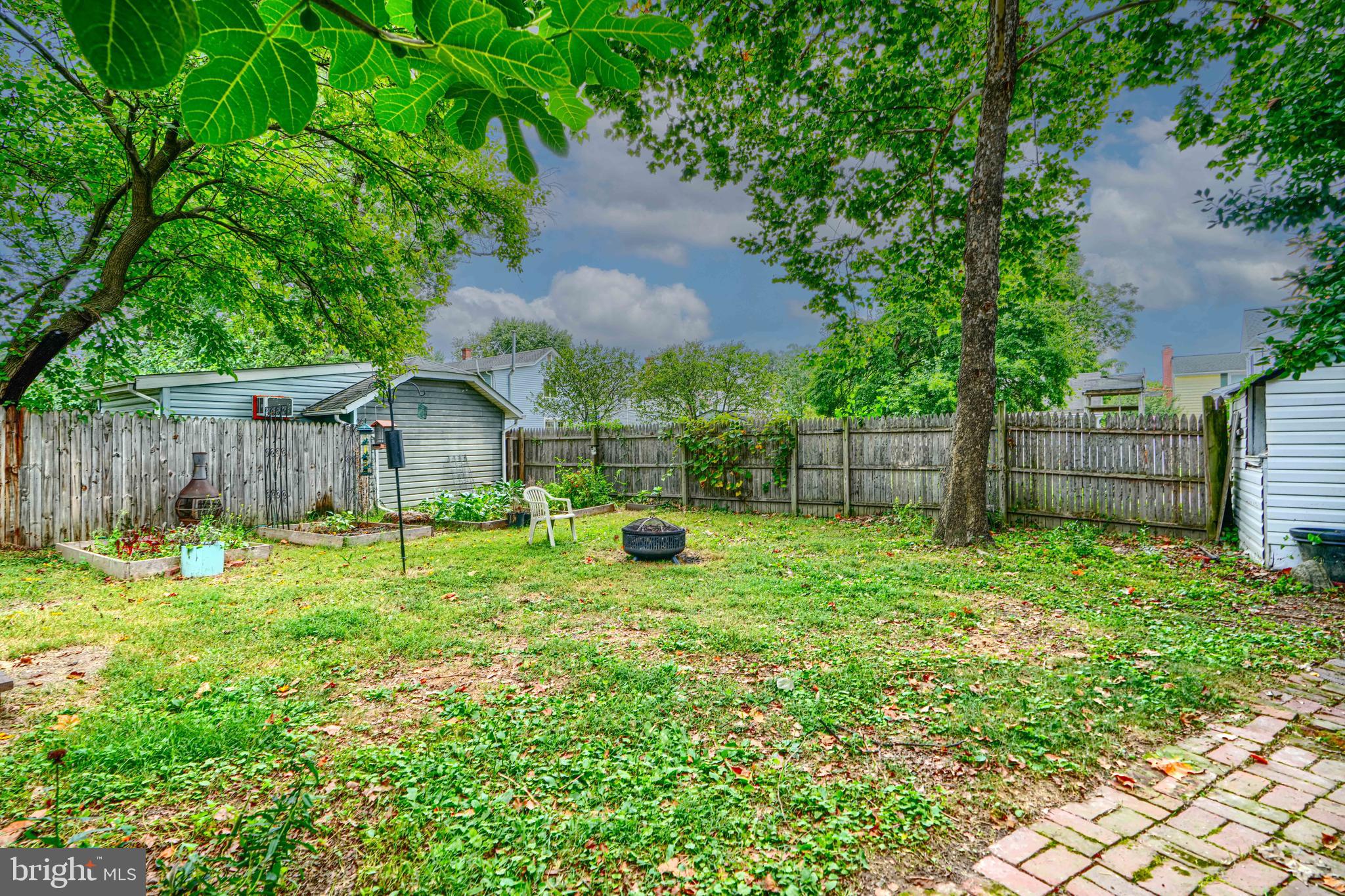 LAUREL - Residential