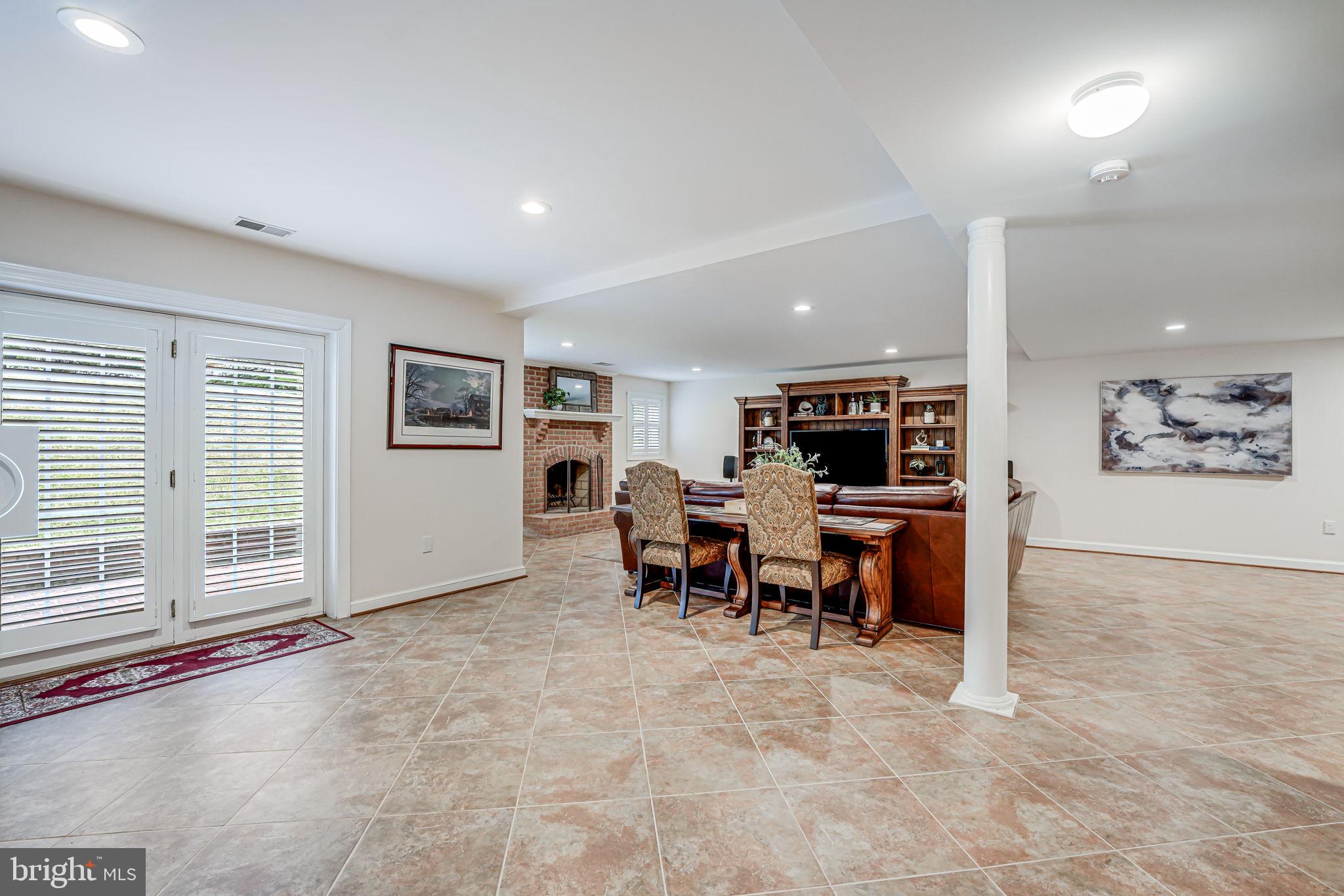 WINDSONG WEST - Residential