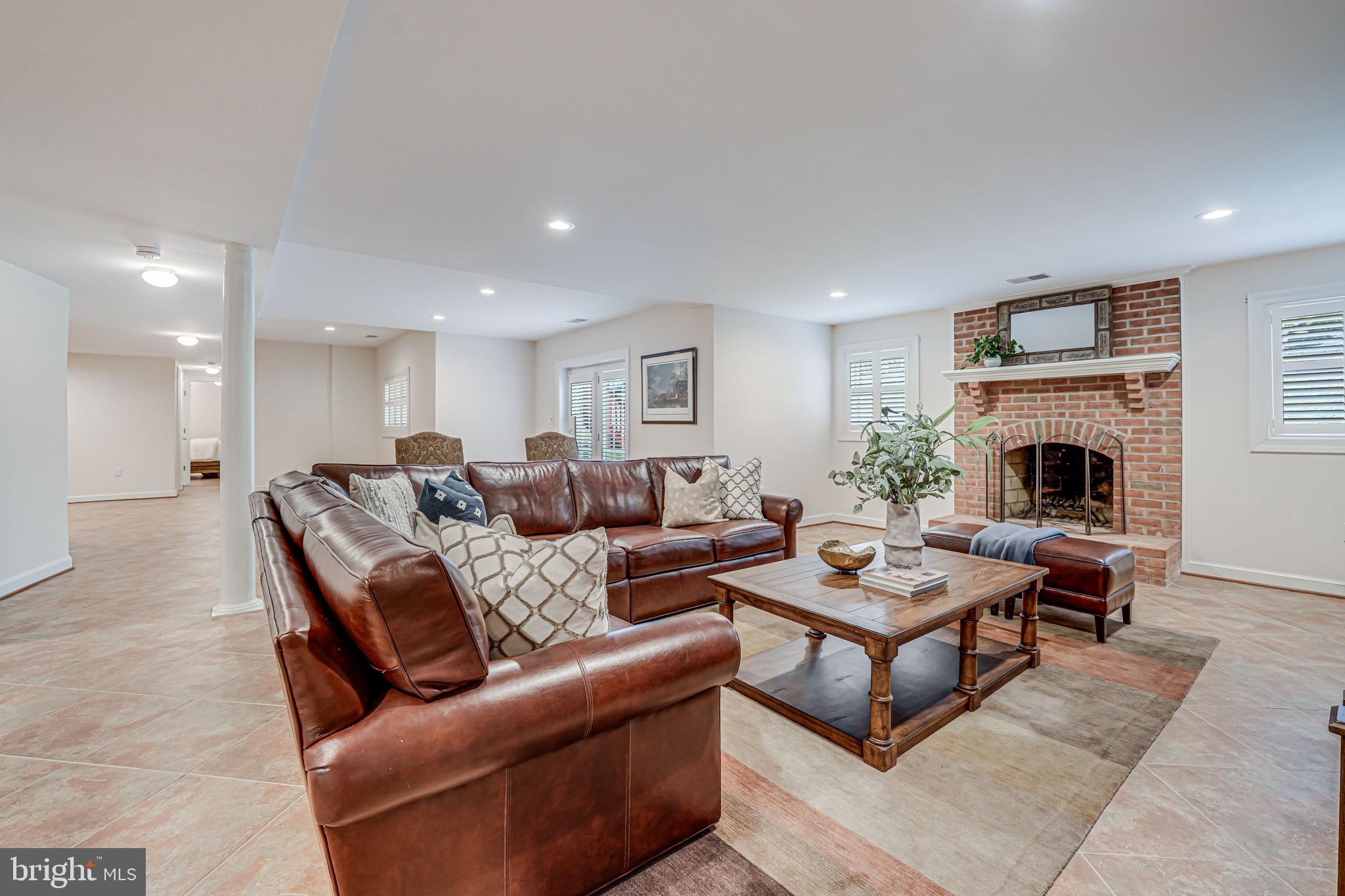 WINDSONG WEST - Residential