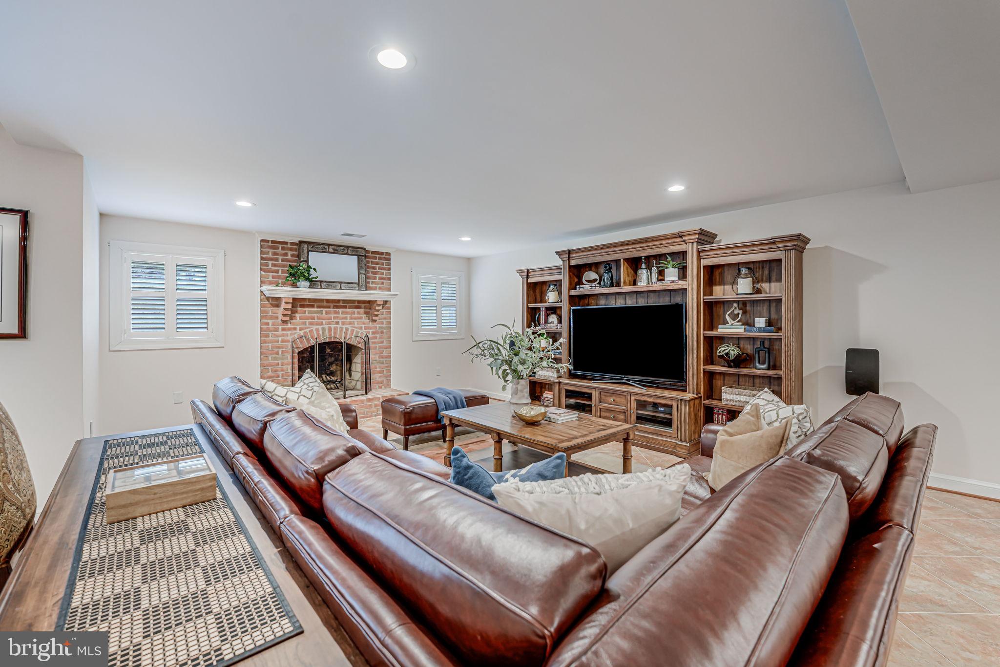 WINDSONG WEST - Residential