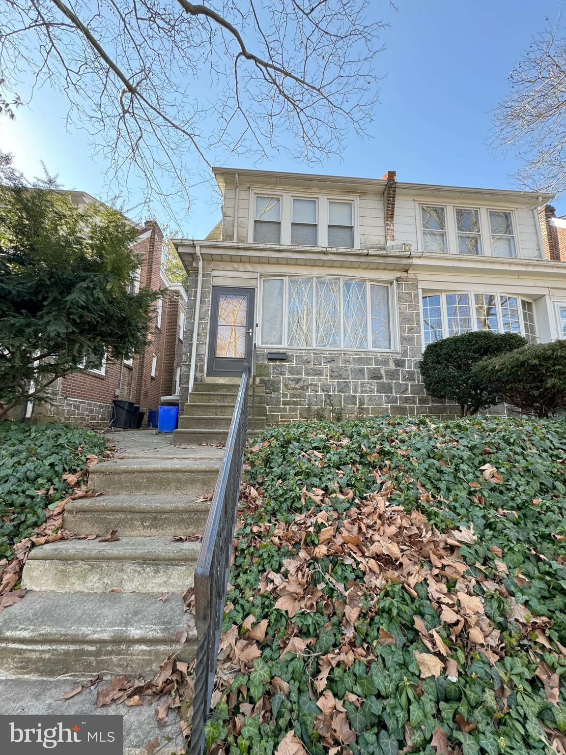 LAWNDALE - Residential