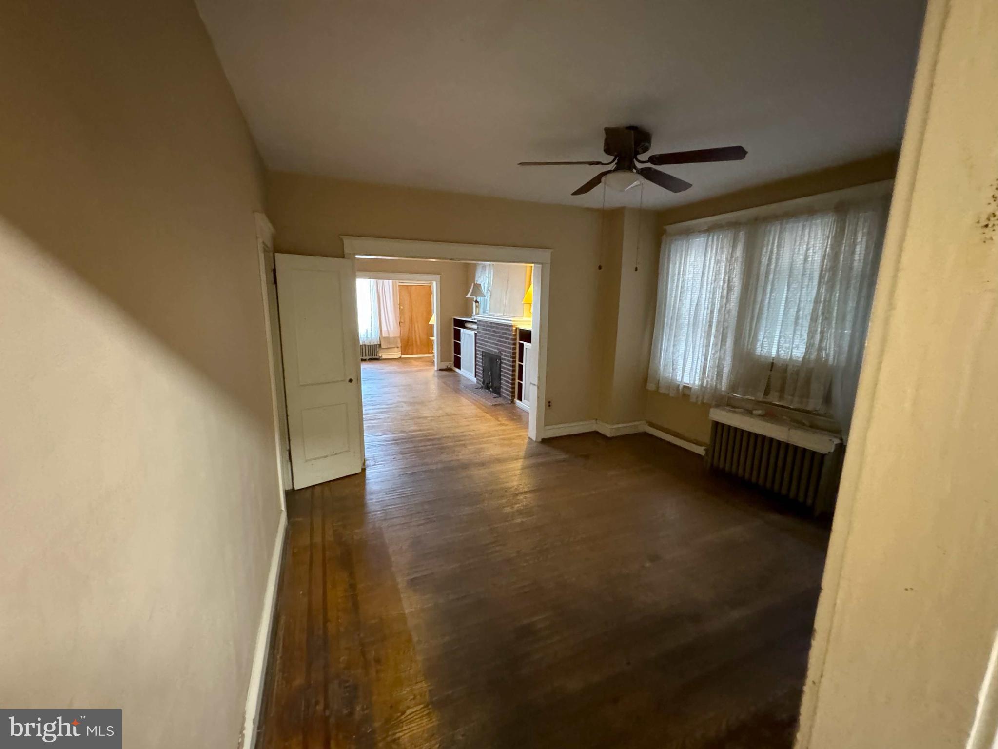 LAWNDALE - Residential