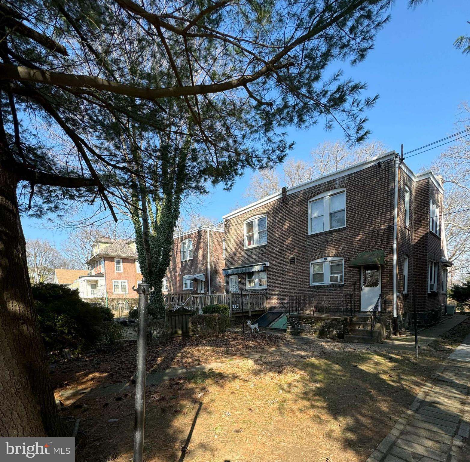 LAWNDALE - Residential